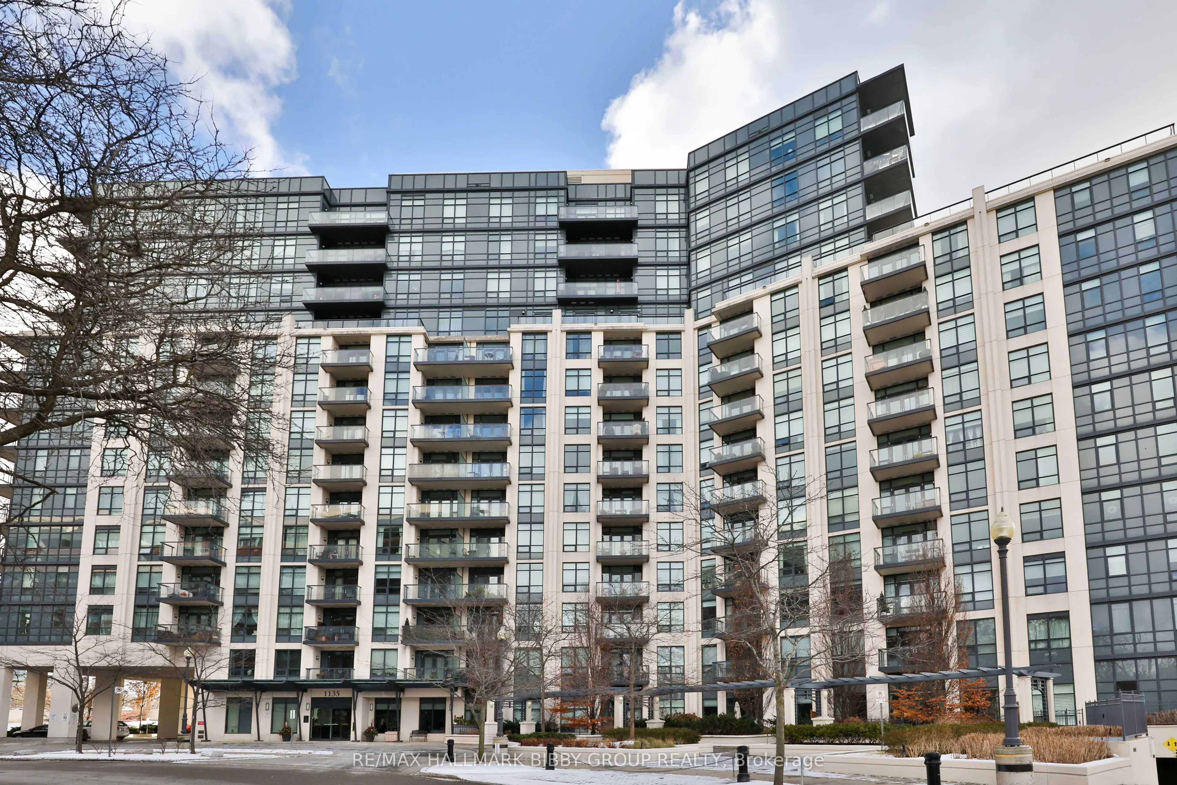 1135 Royal York Road, #814