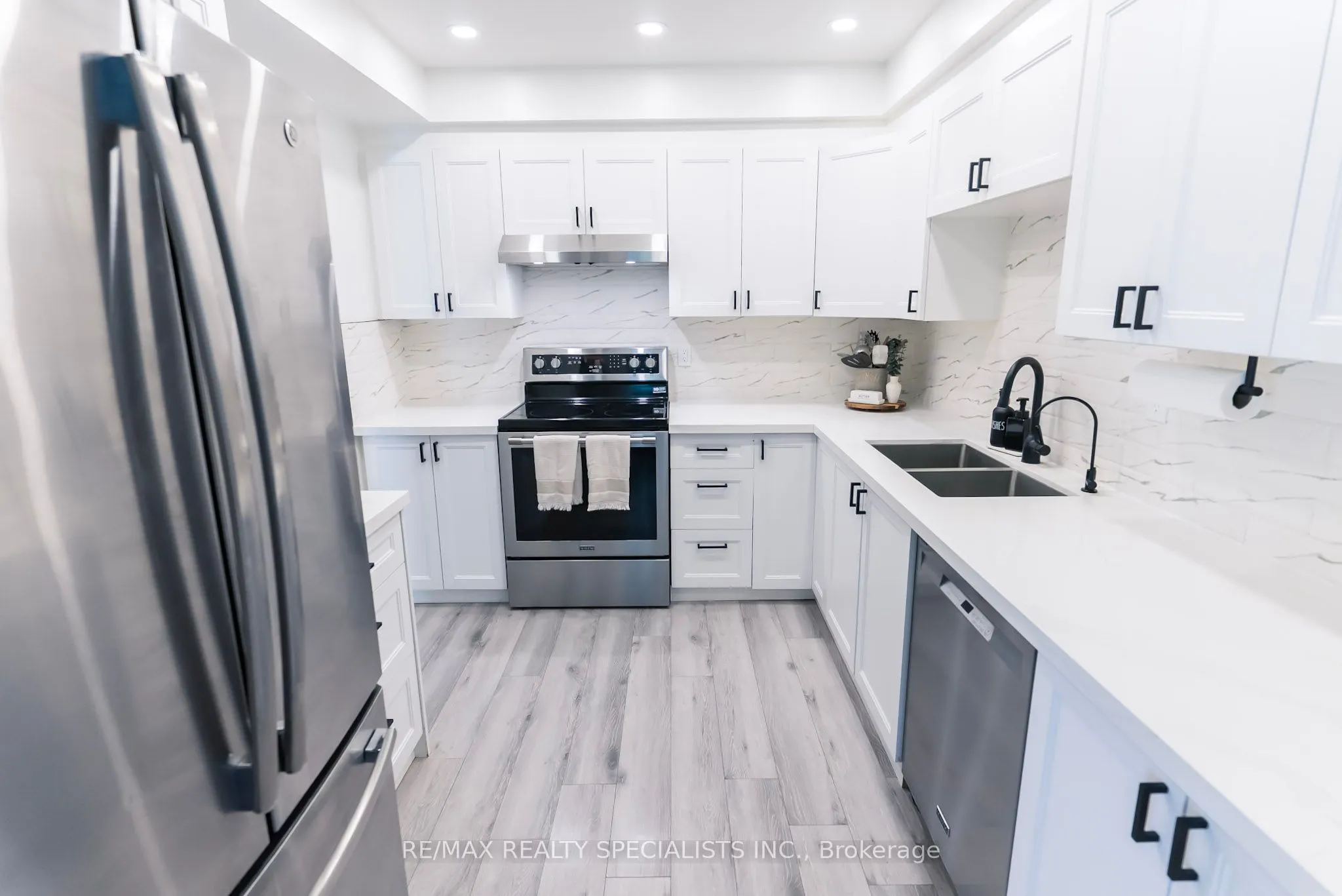 2120 Rathburn Road, #102
