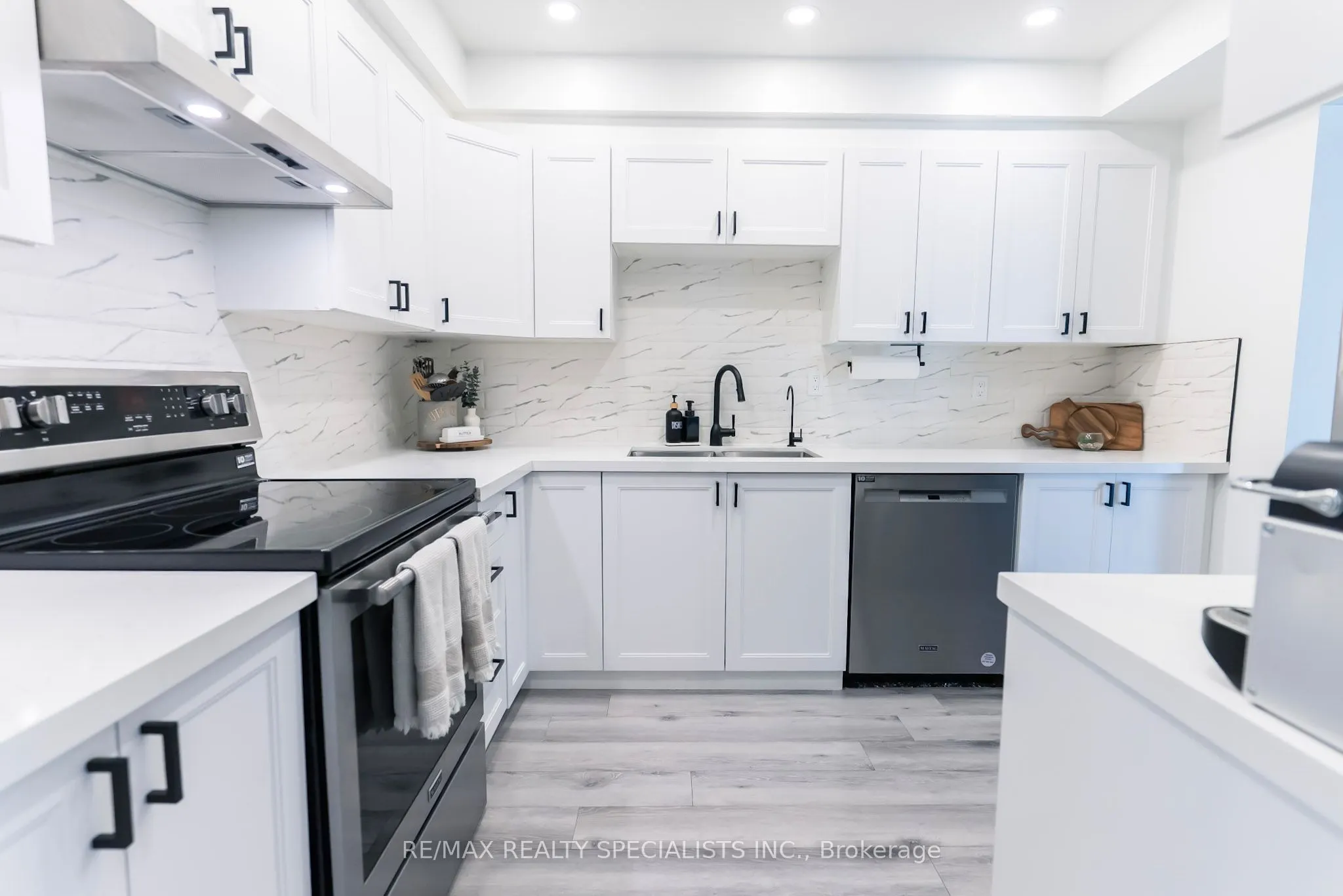 2120 Rathburn Road, #102