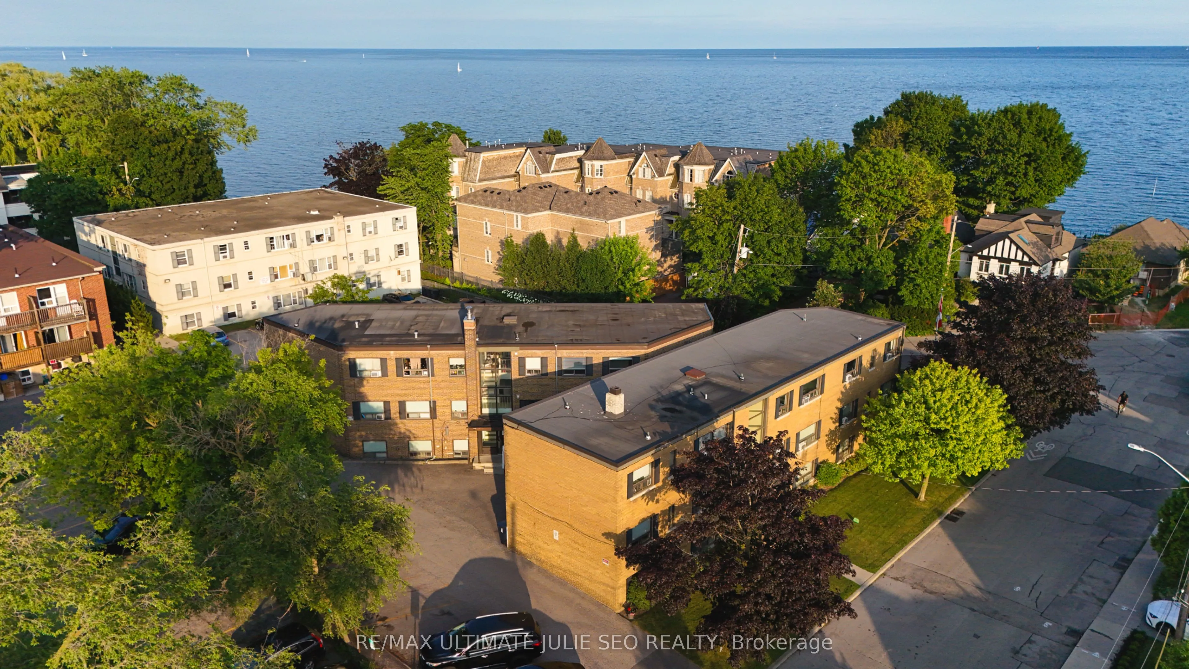 6-8 LAKE SHORE Drive