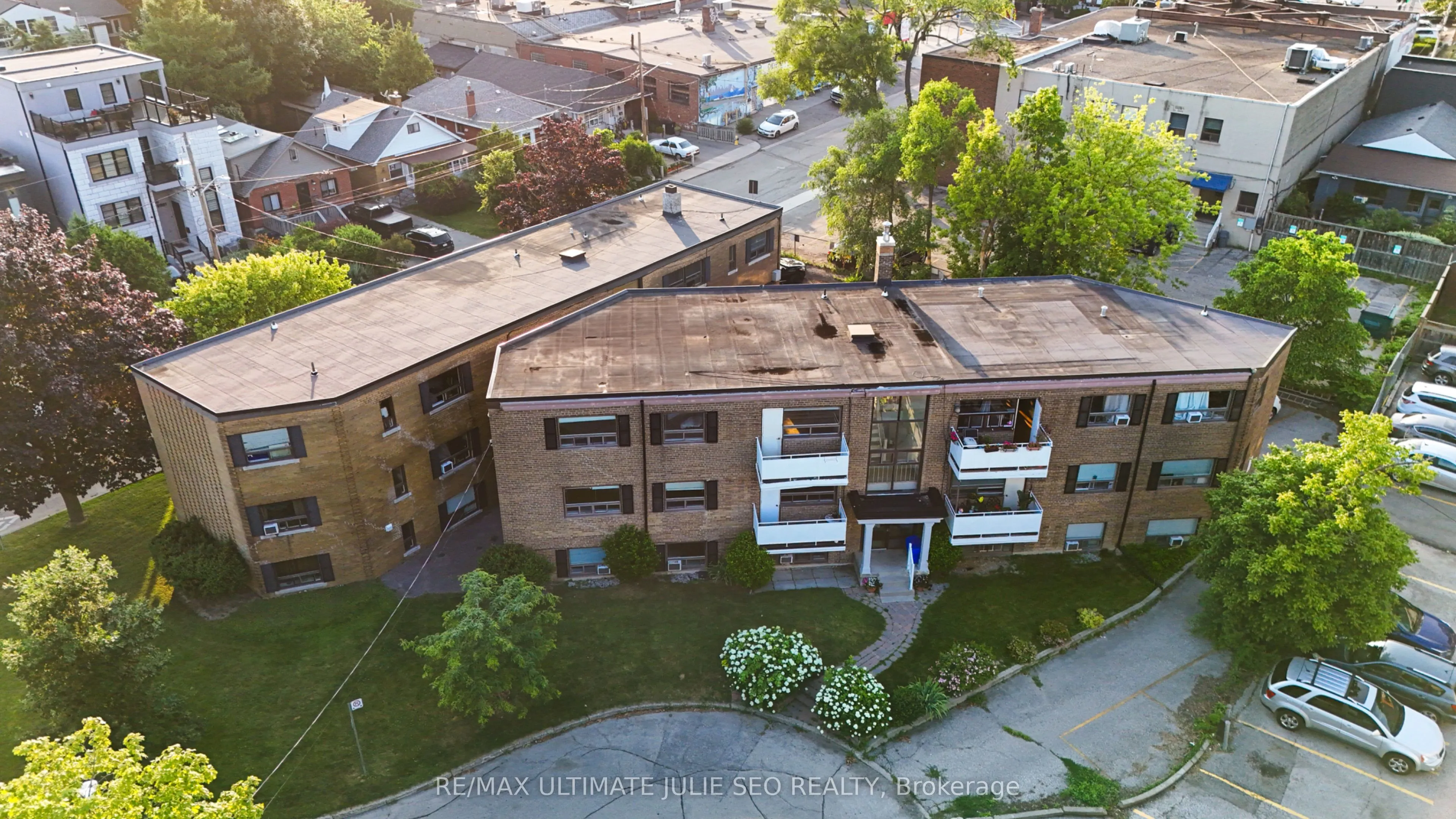 6-8 LAKE SHORE Drive