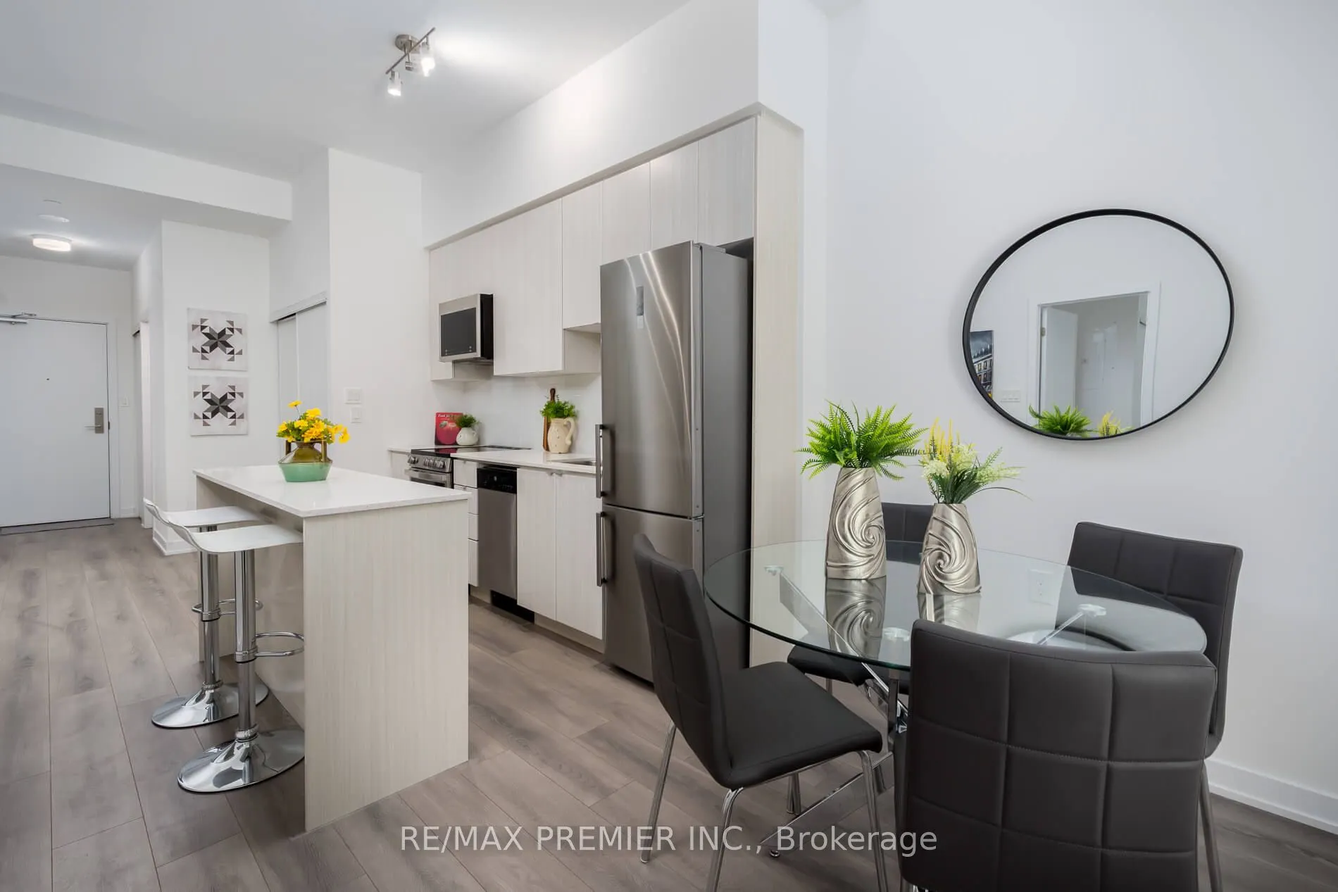 562 Hopewell Avenue, #103