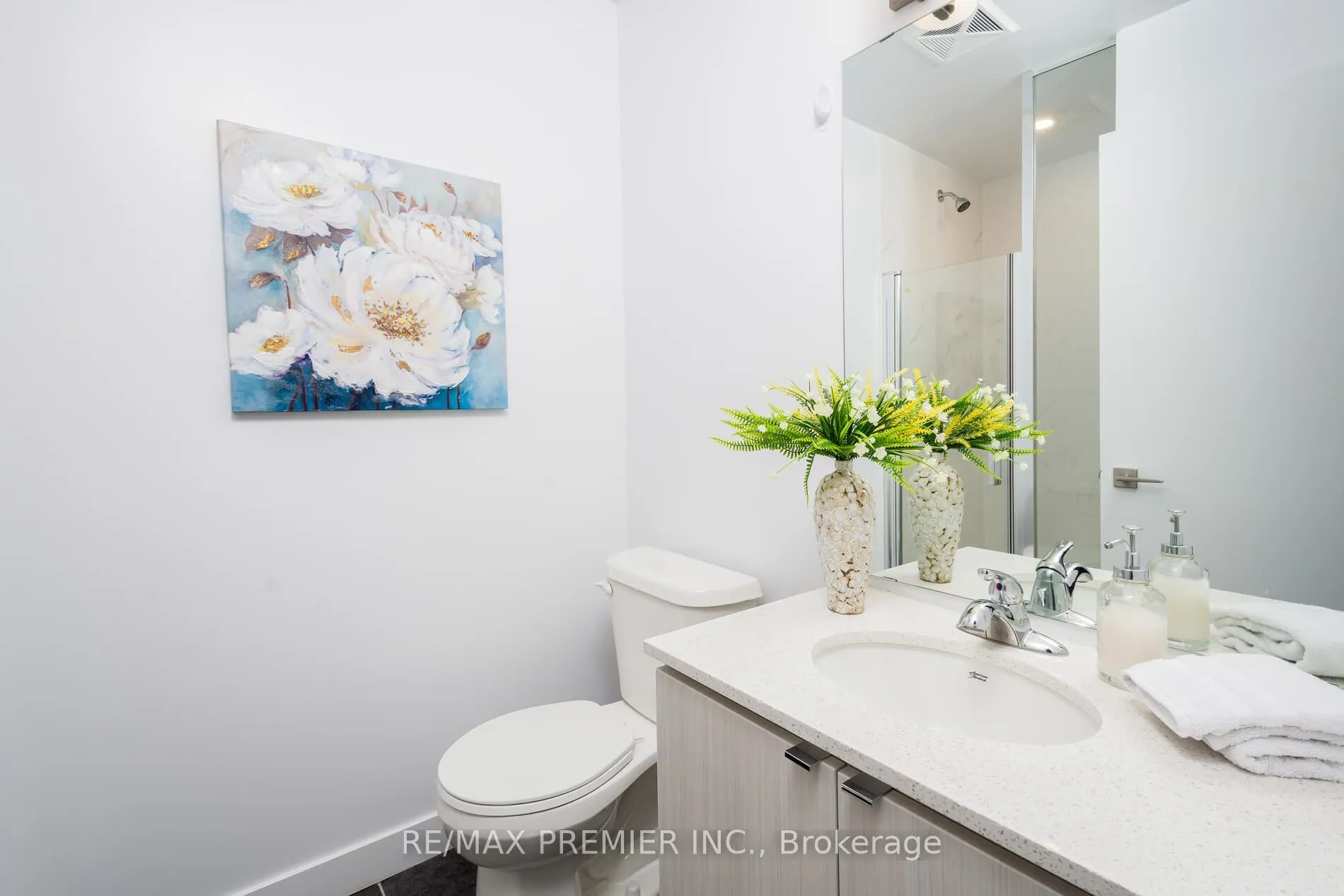 562 Hopewell Avenue, #103