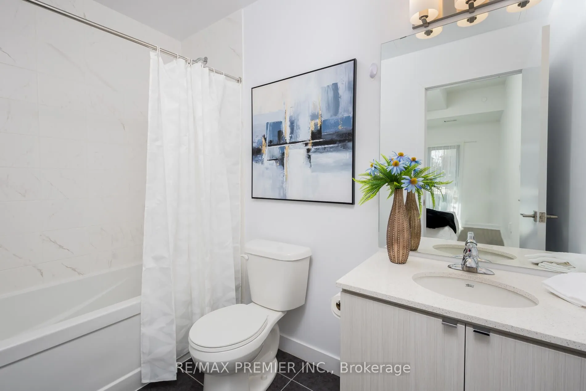 562 Hopewell Avenue, #103