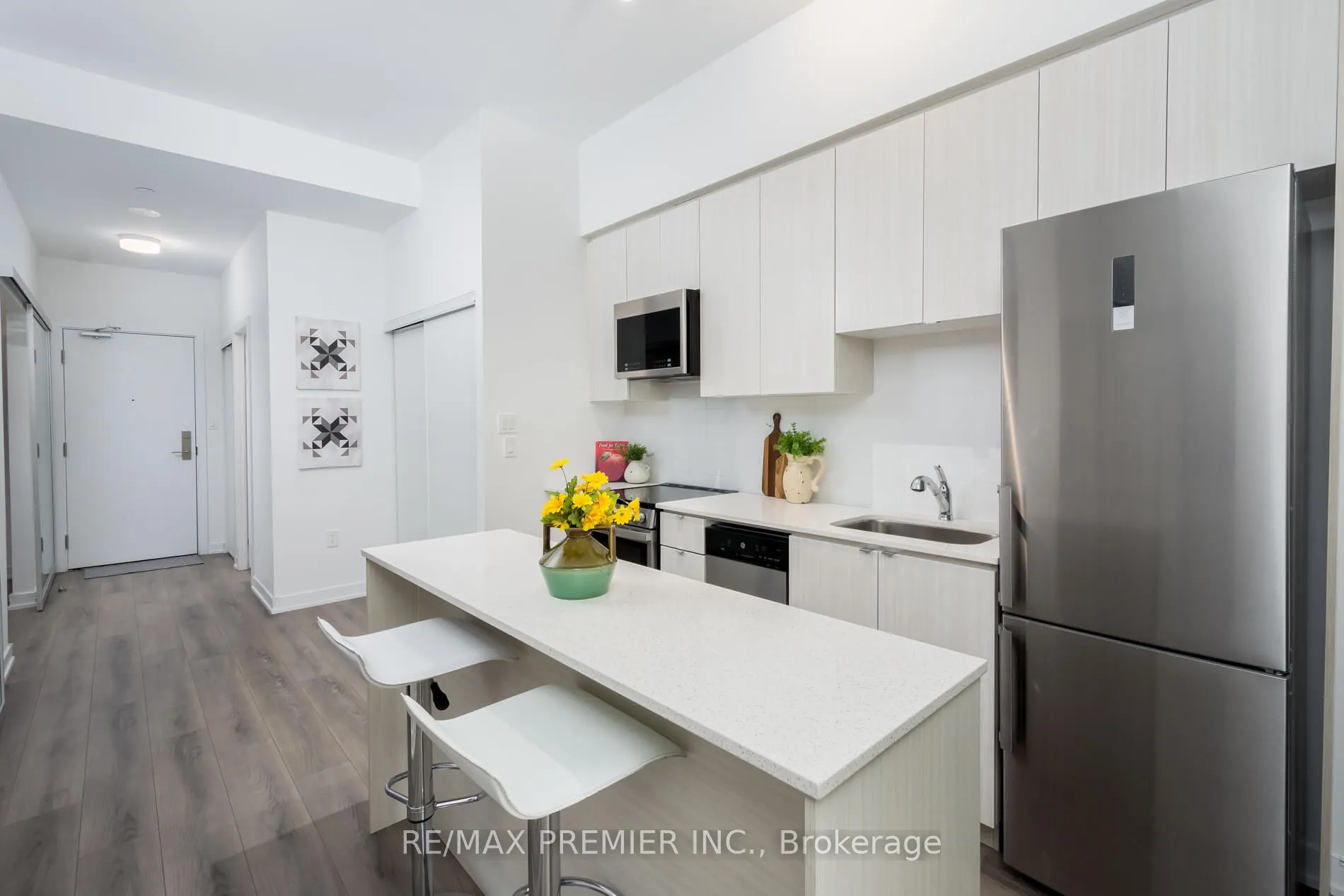 562 Hopewell Avenue, #103