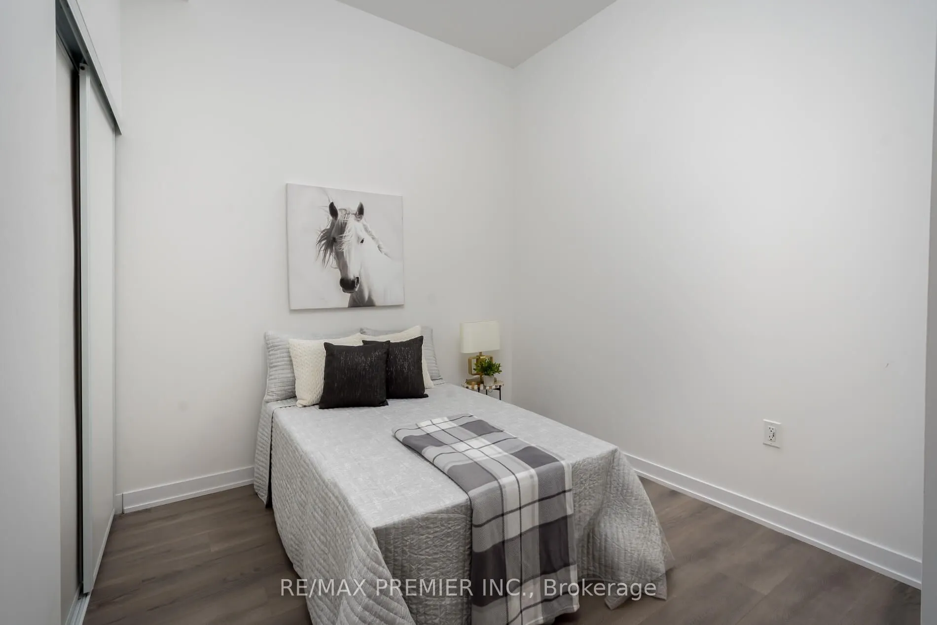 562 Hopewell Avenue, #103