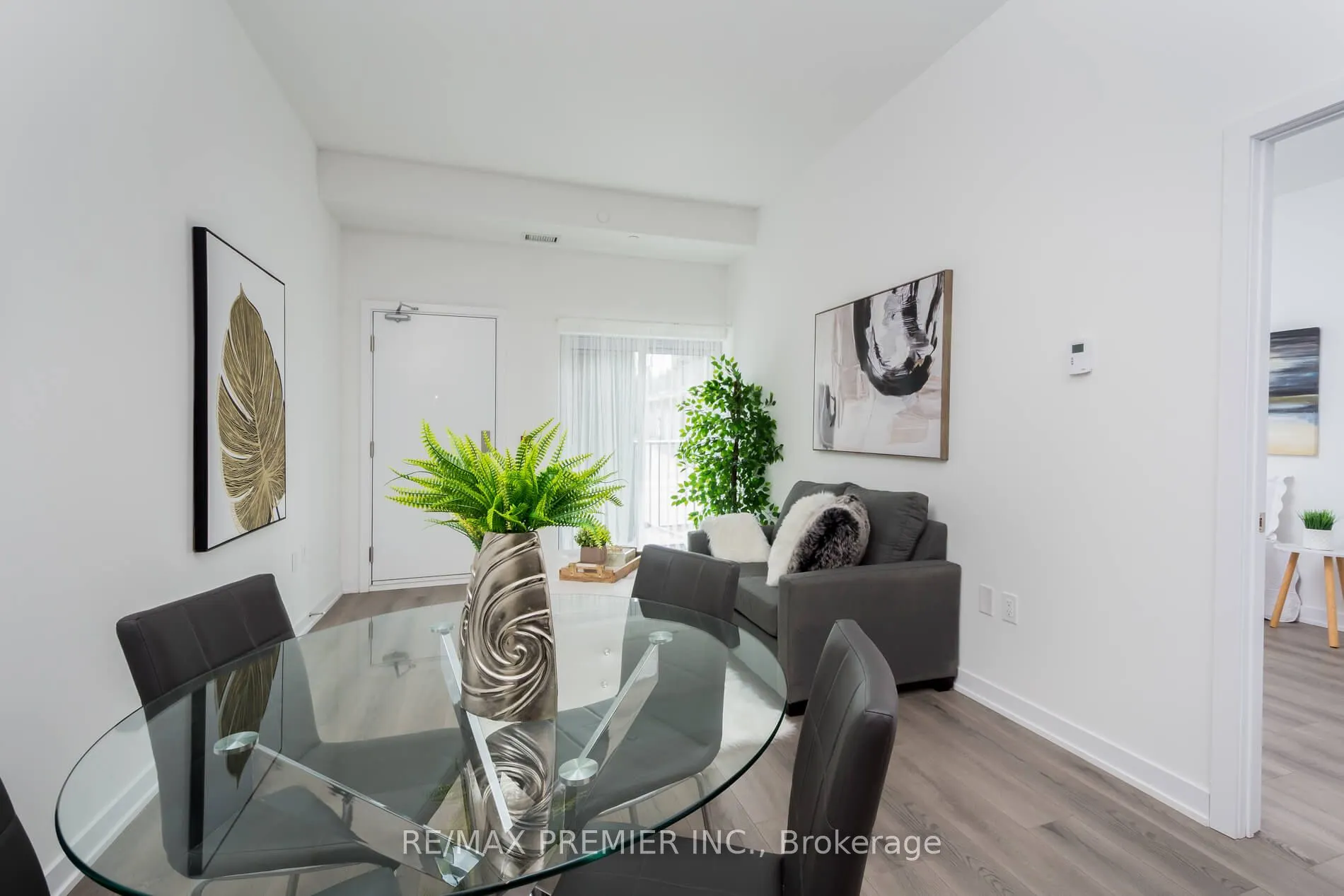 562 Hopewell Avenue, #103