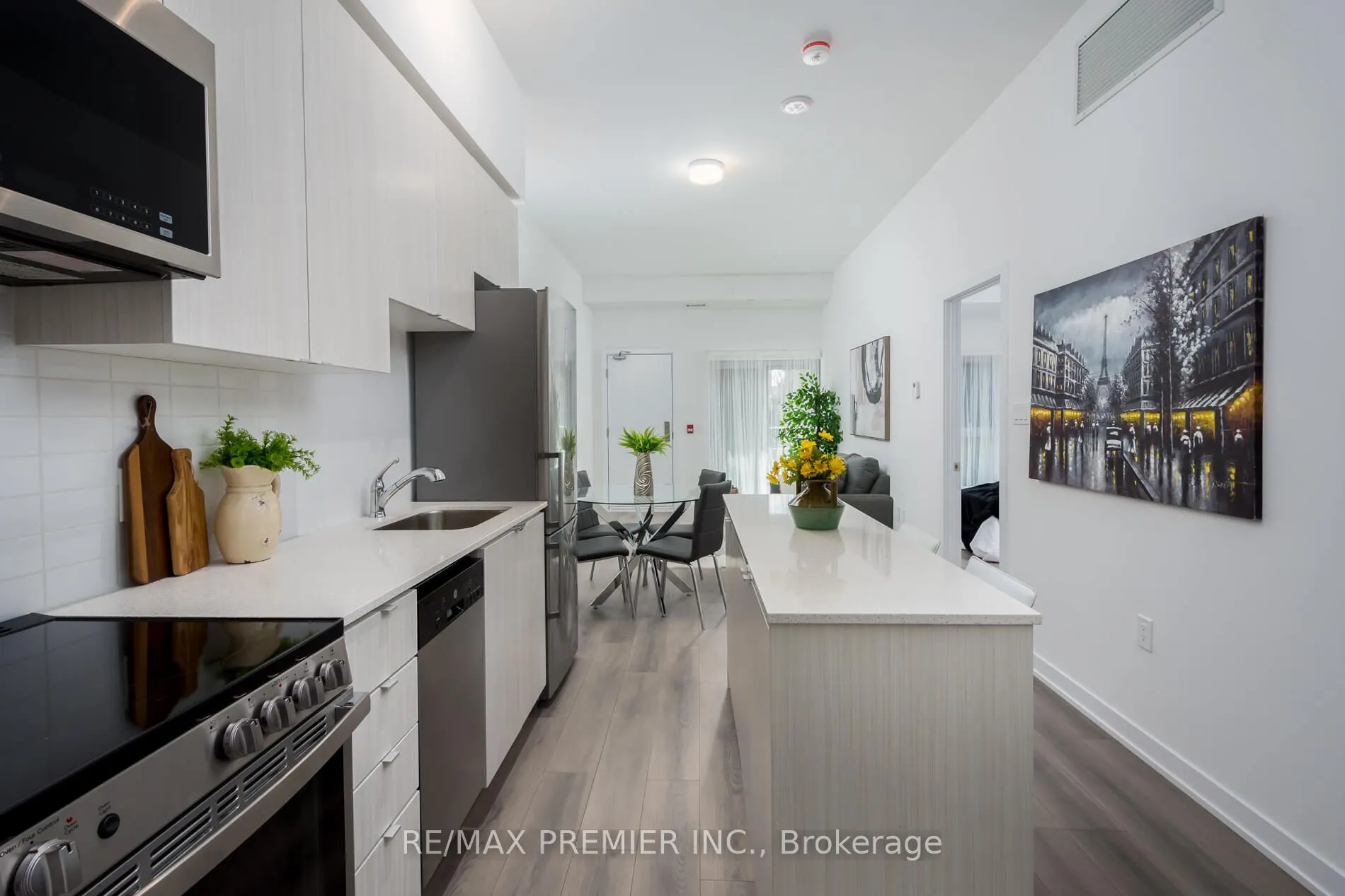 562 Hopewell Avenue, #103