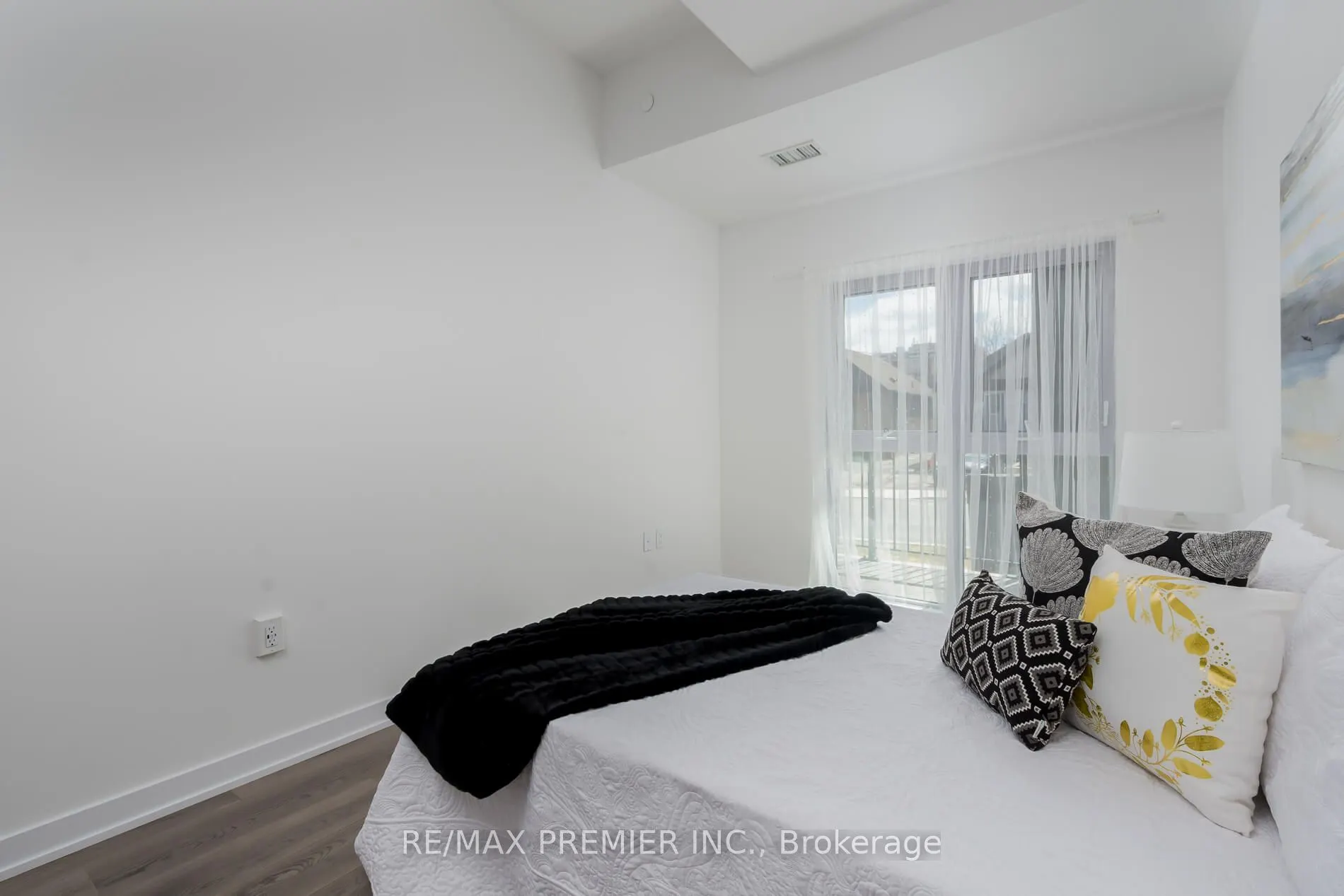 562 Hopewell Avenue, #103