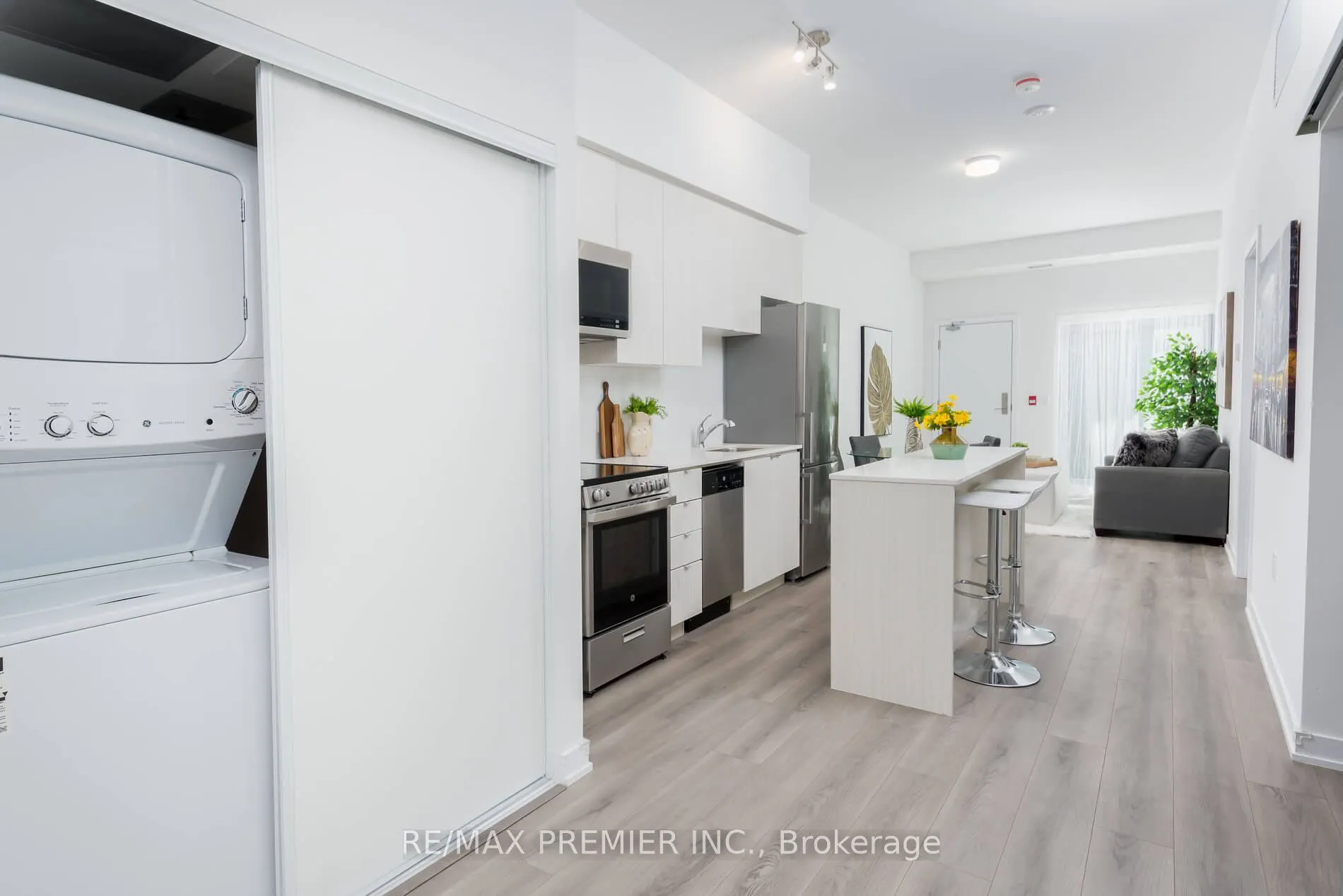 562 Hopewell Avenue, #103