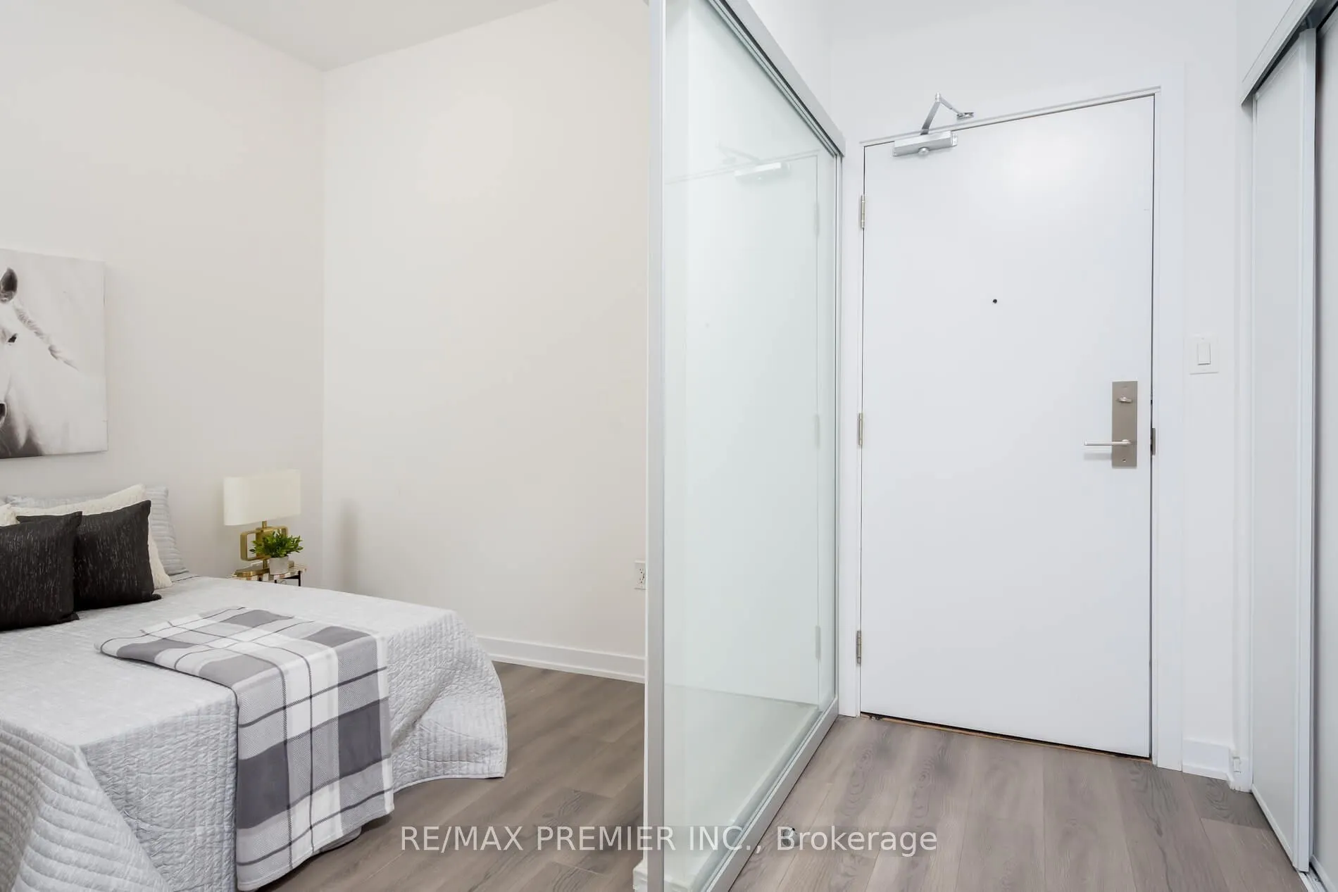 562 Hopewell Avenue, #103