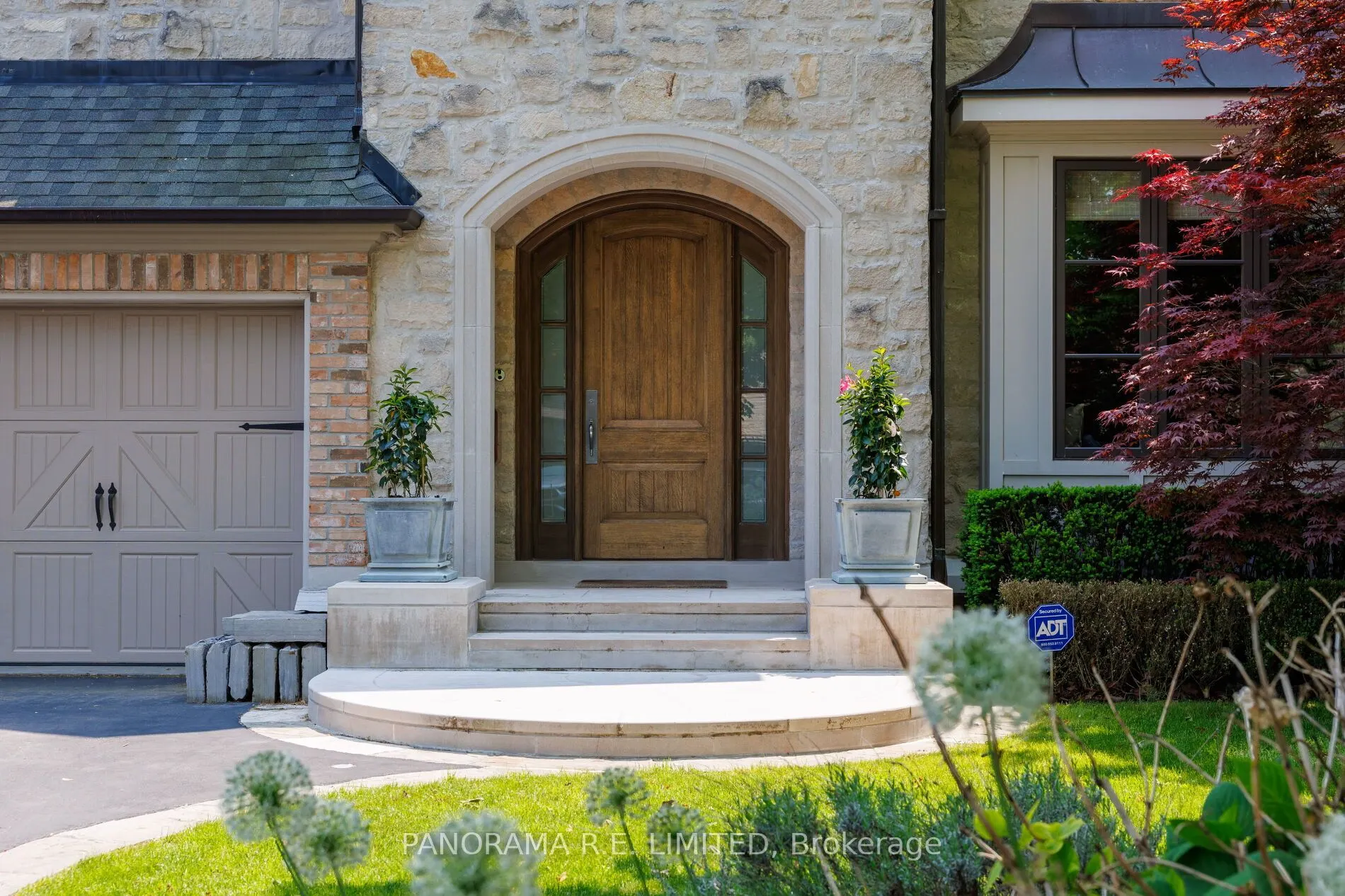 19 Graystone Gardens