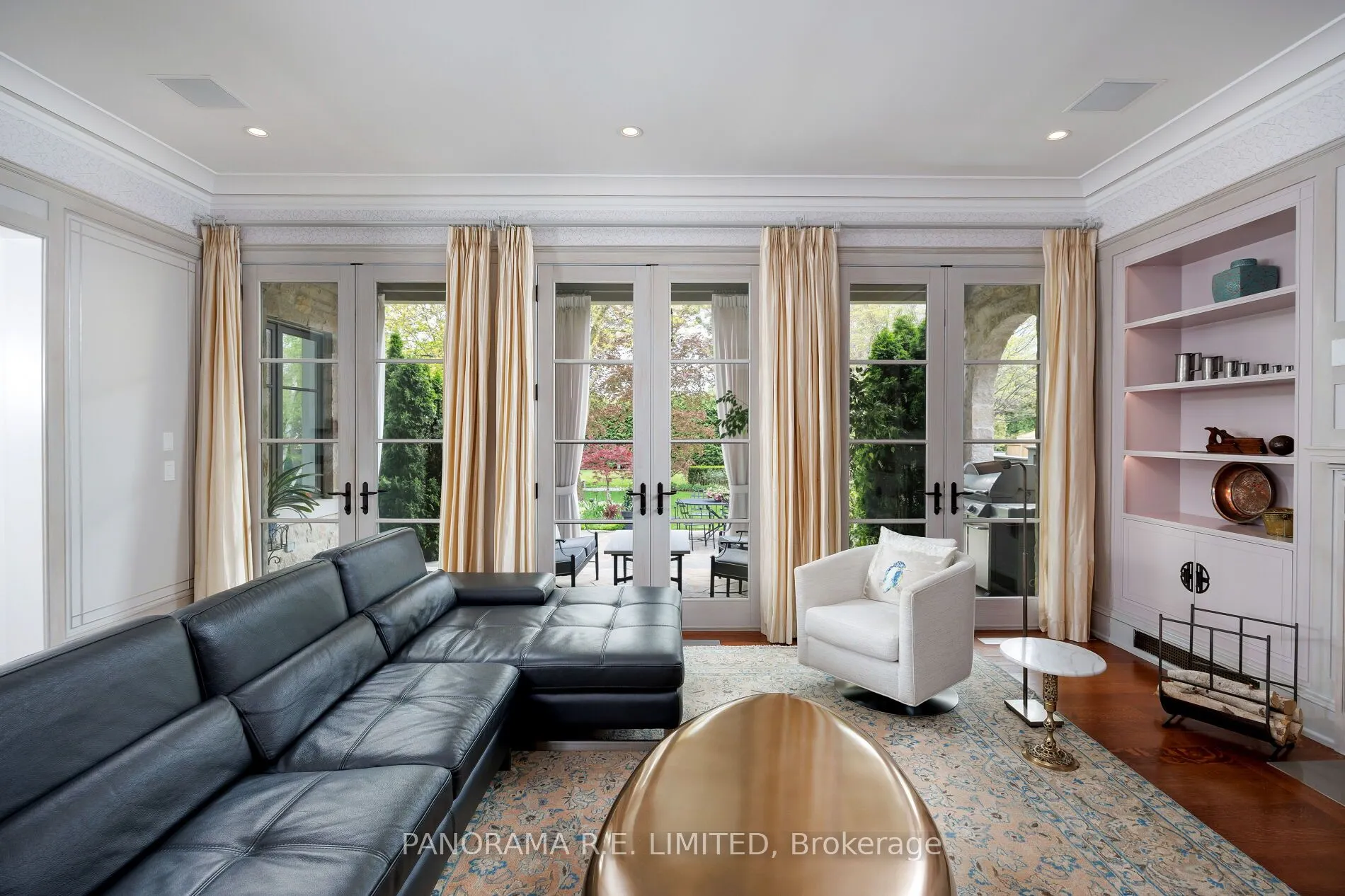 19 Graystone Gardens