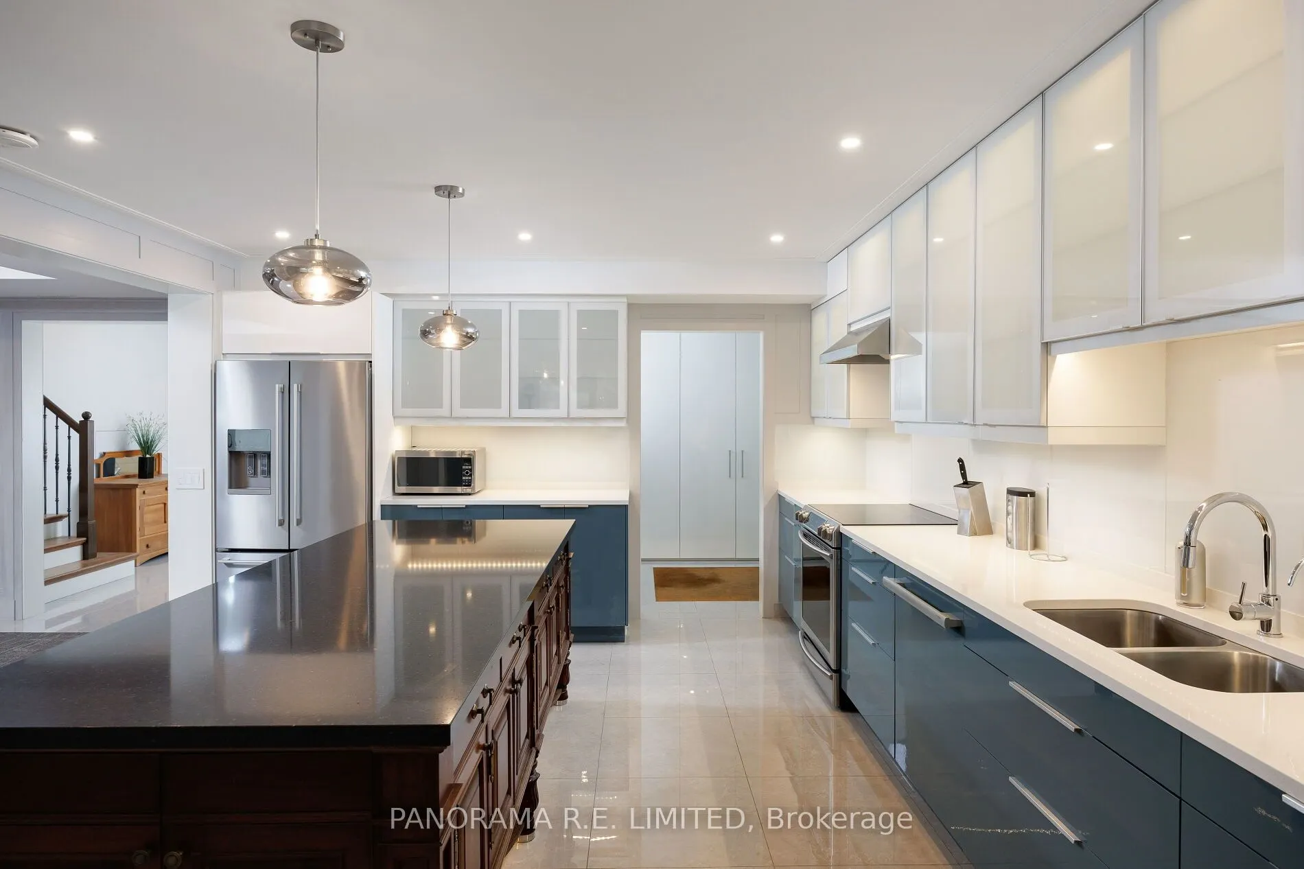 19 Graystone Gardens