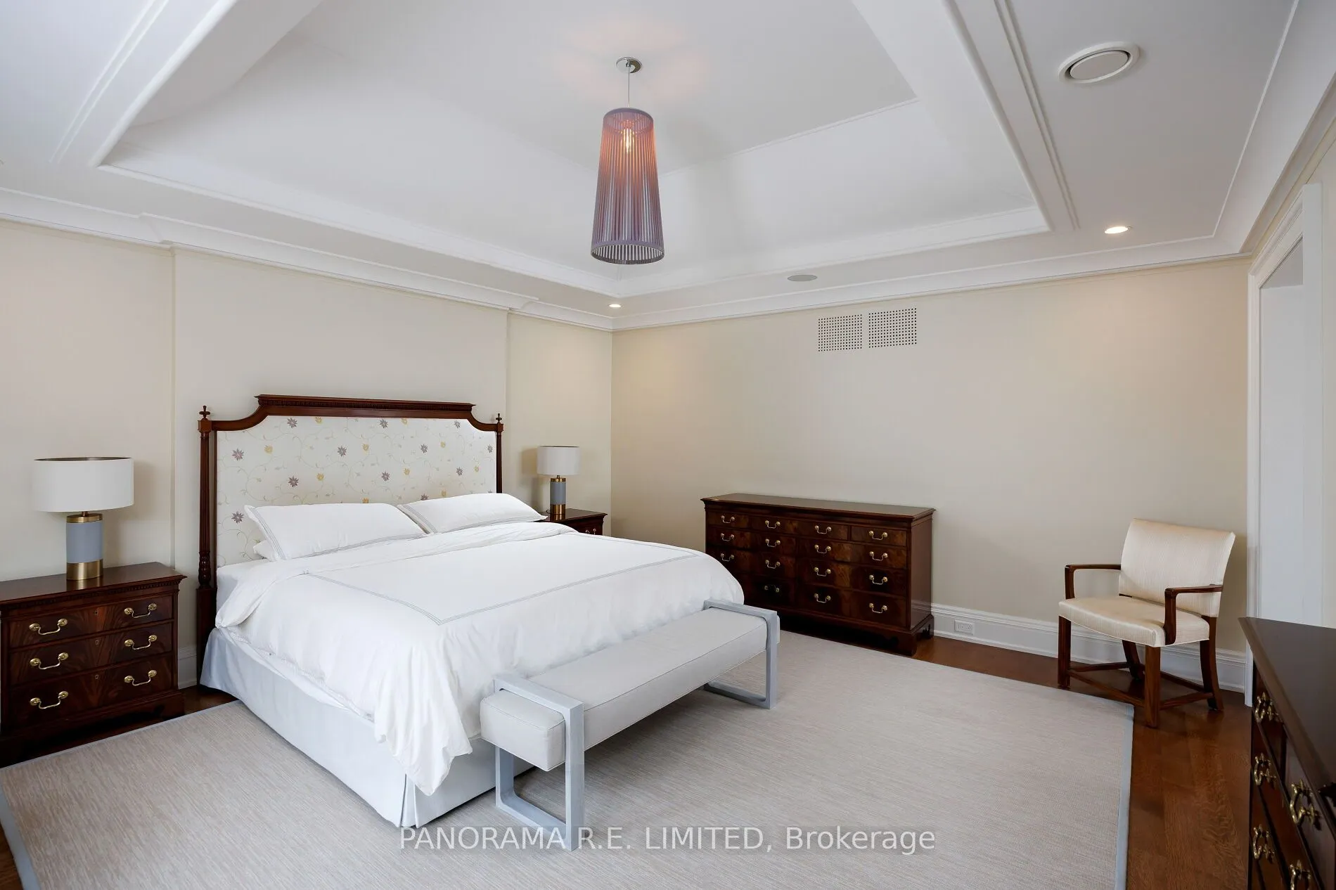 19 Graystone Gardens