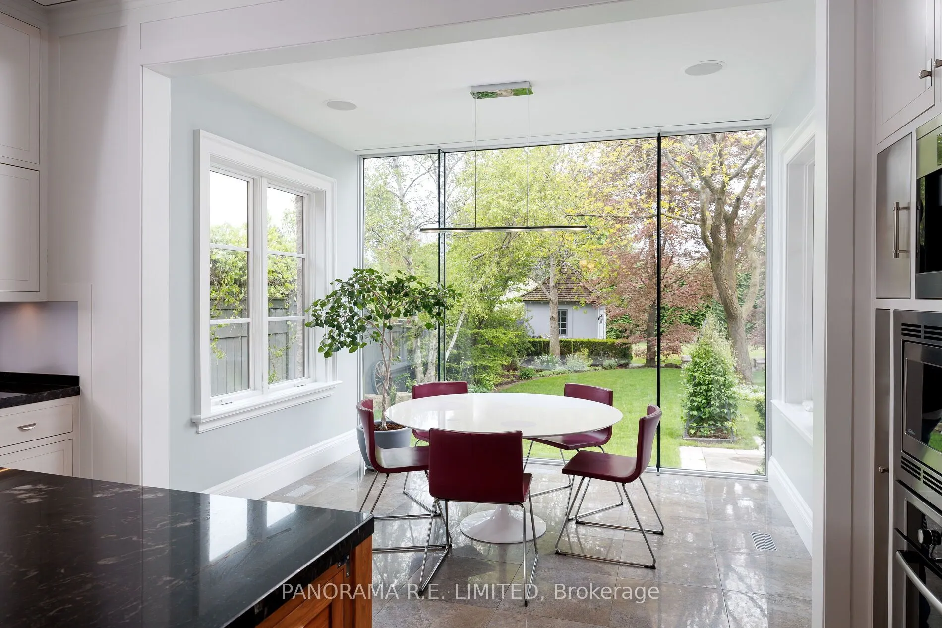 19 Graystone Gardens