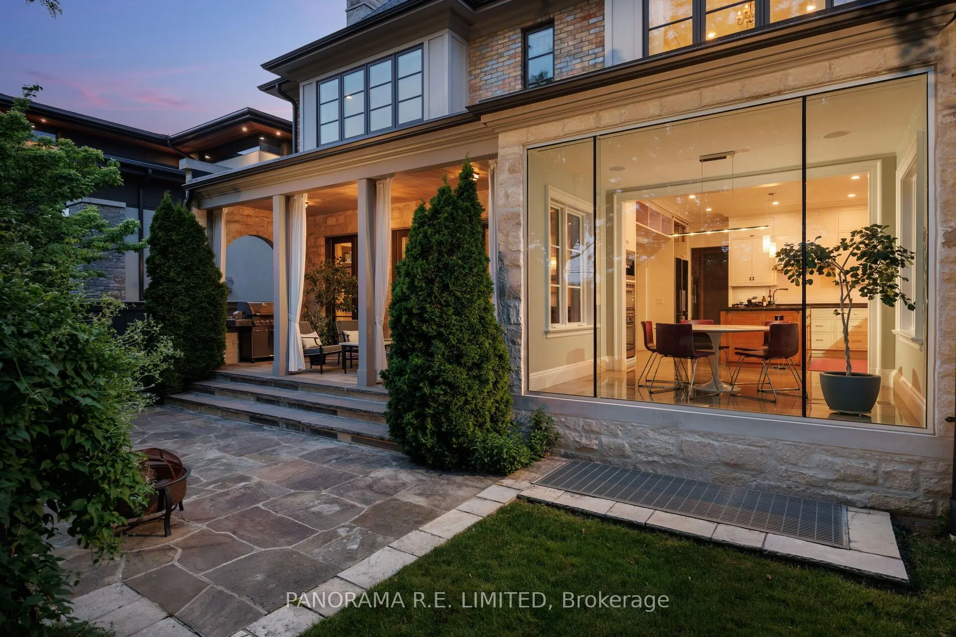 19 Graystone Gardens