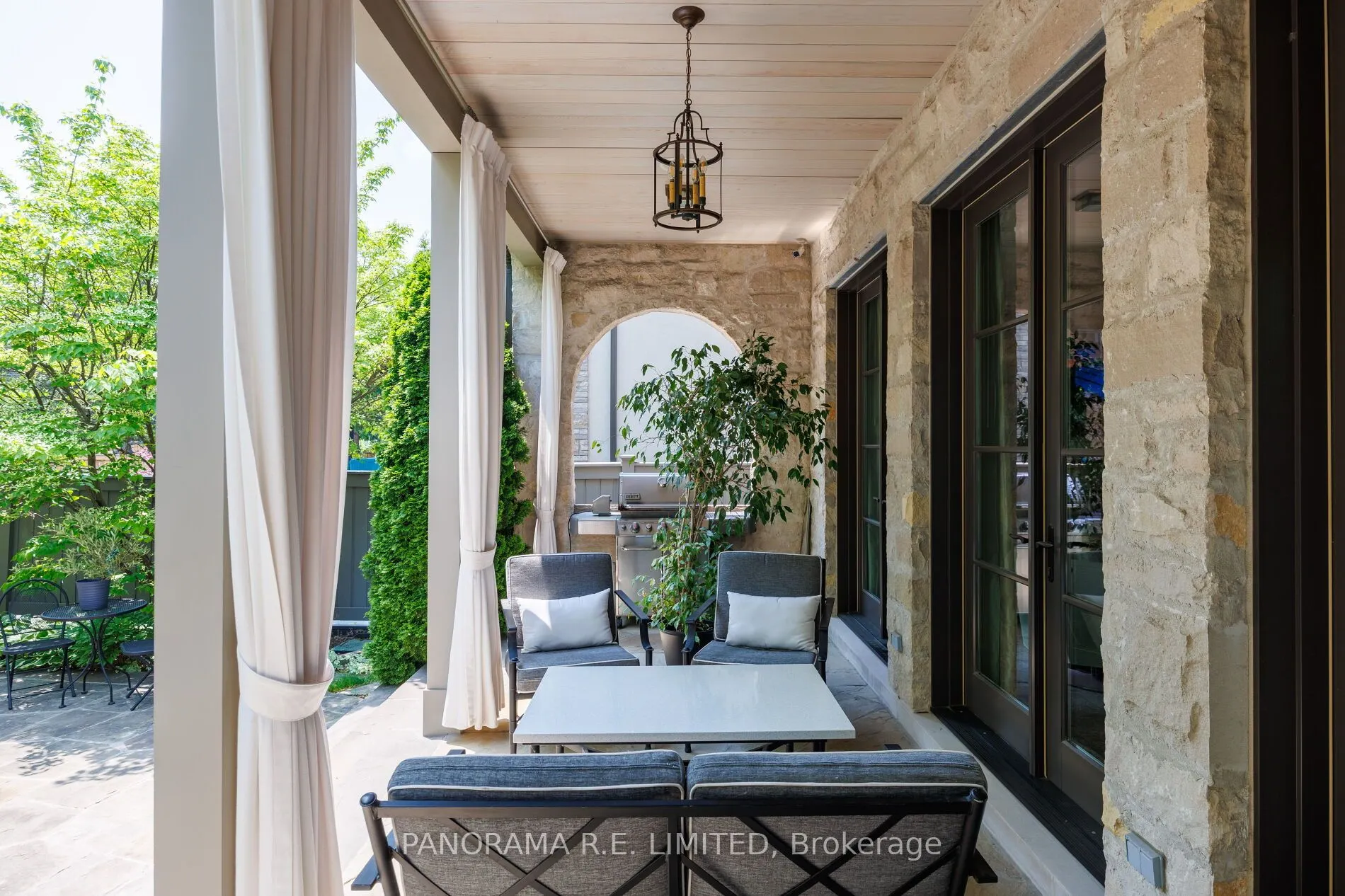 19 Graystone Gardens