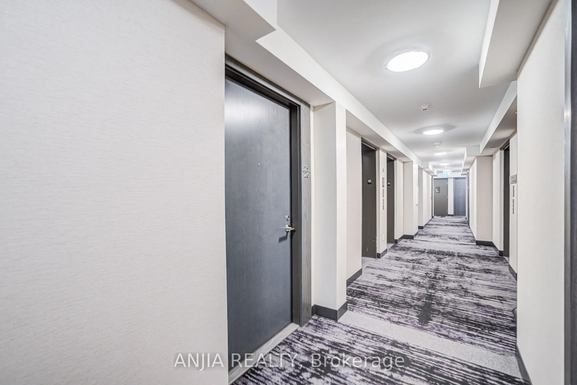 9 Mabelle Avenue, #1526