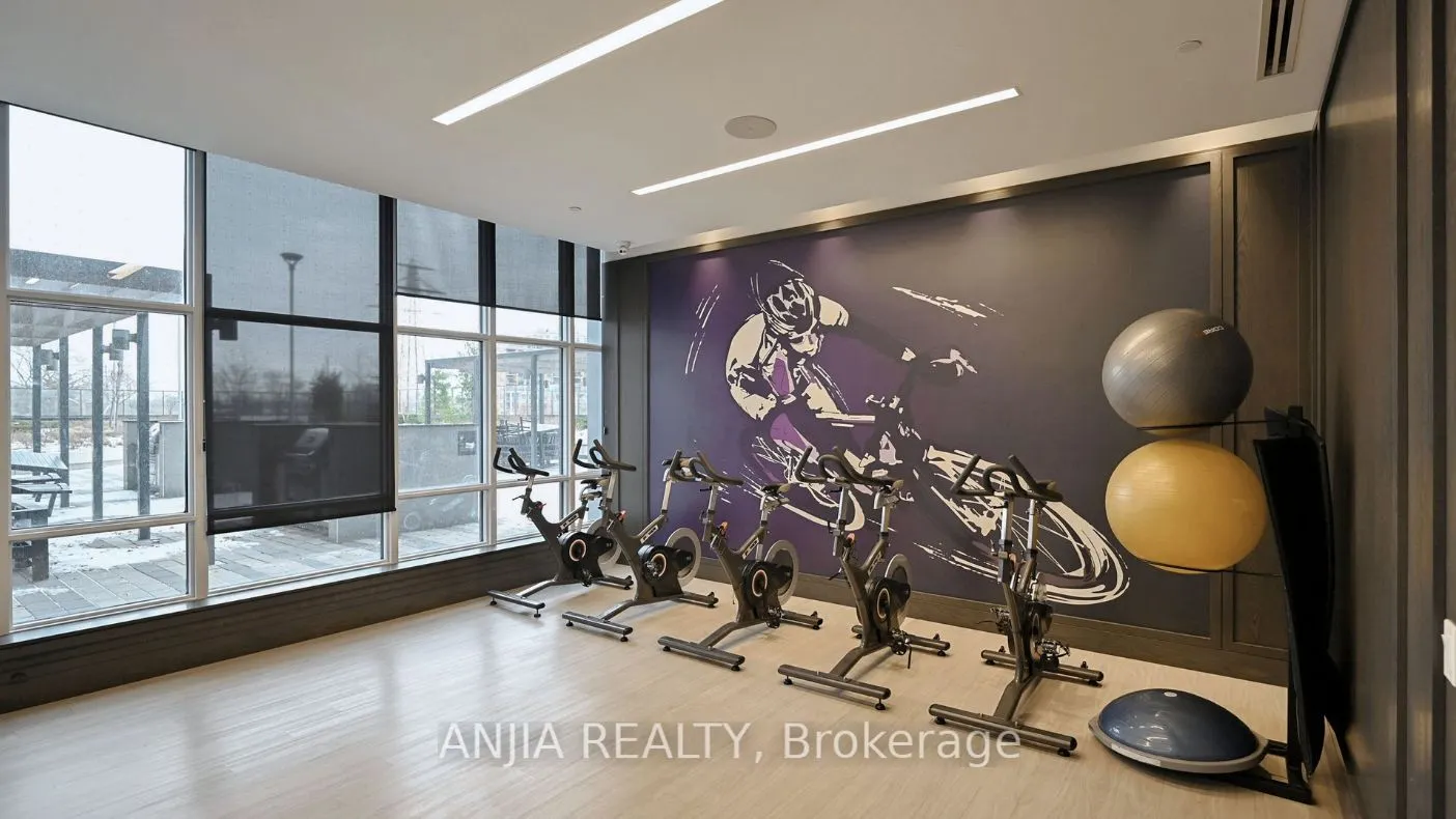 9 Mabelle Avenue, #1526