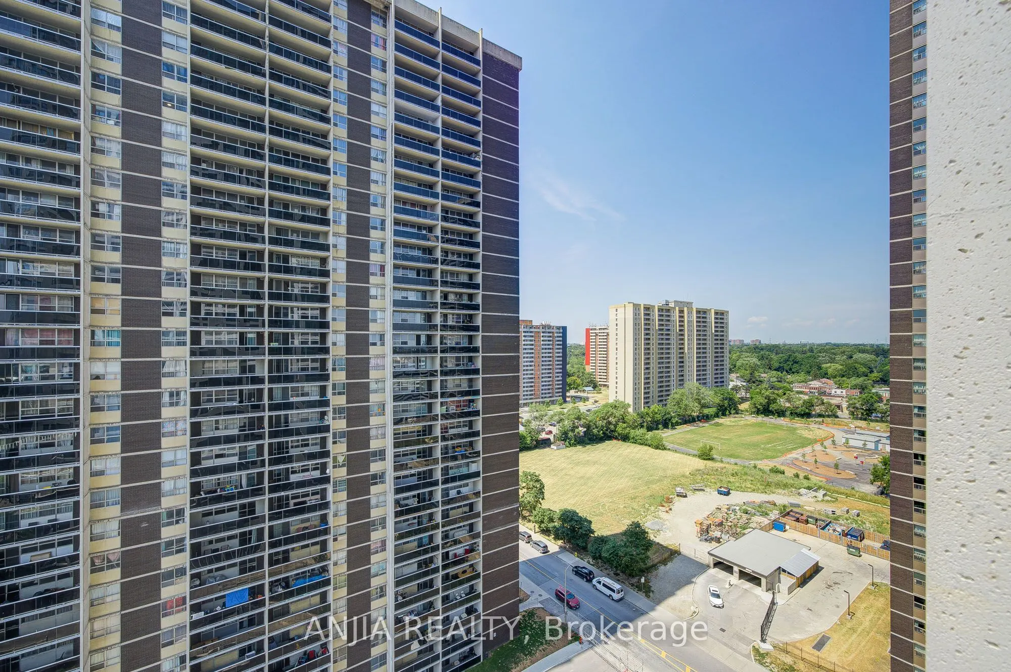 9 Mabelle Avenue, #1526
