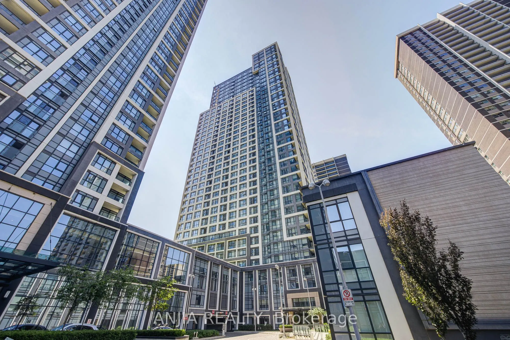 9 Mabelle Avenue, #1526