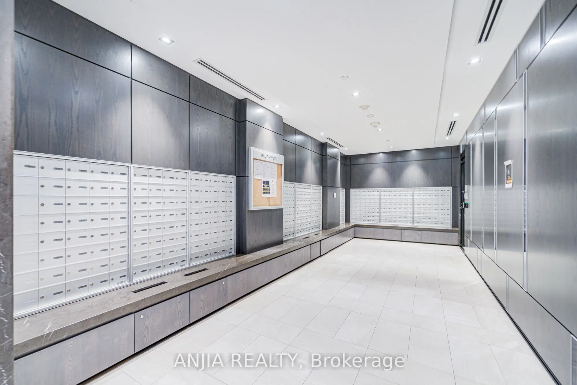 9 Mabelle Avenue, #1526