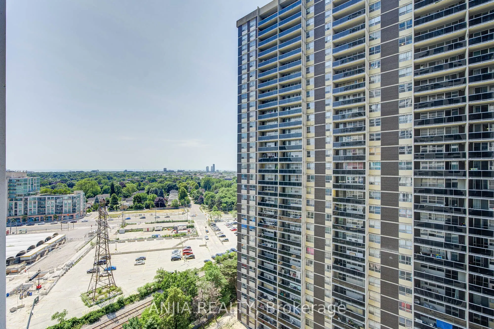 9 Mabelle Avenue, #1526