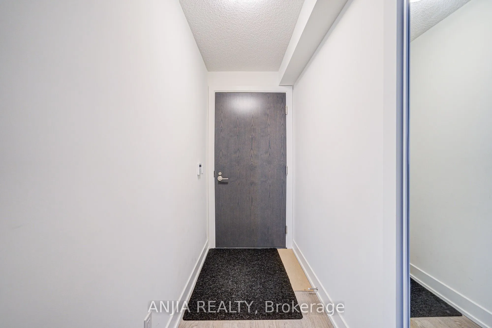 9 Mabelle Avenue, #1526
