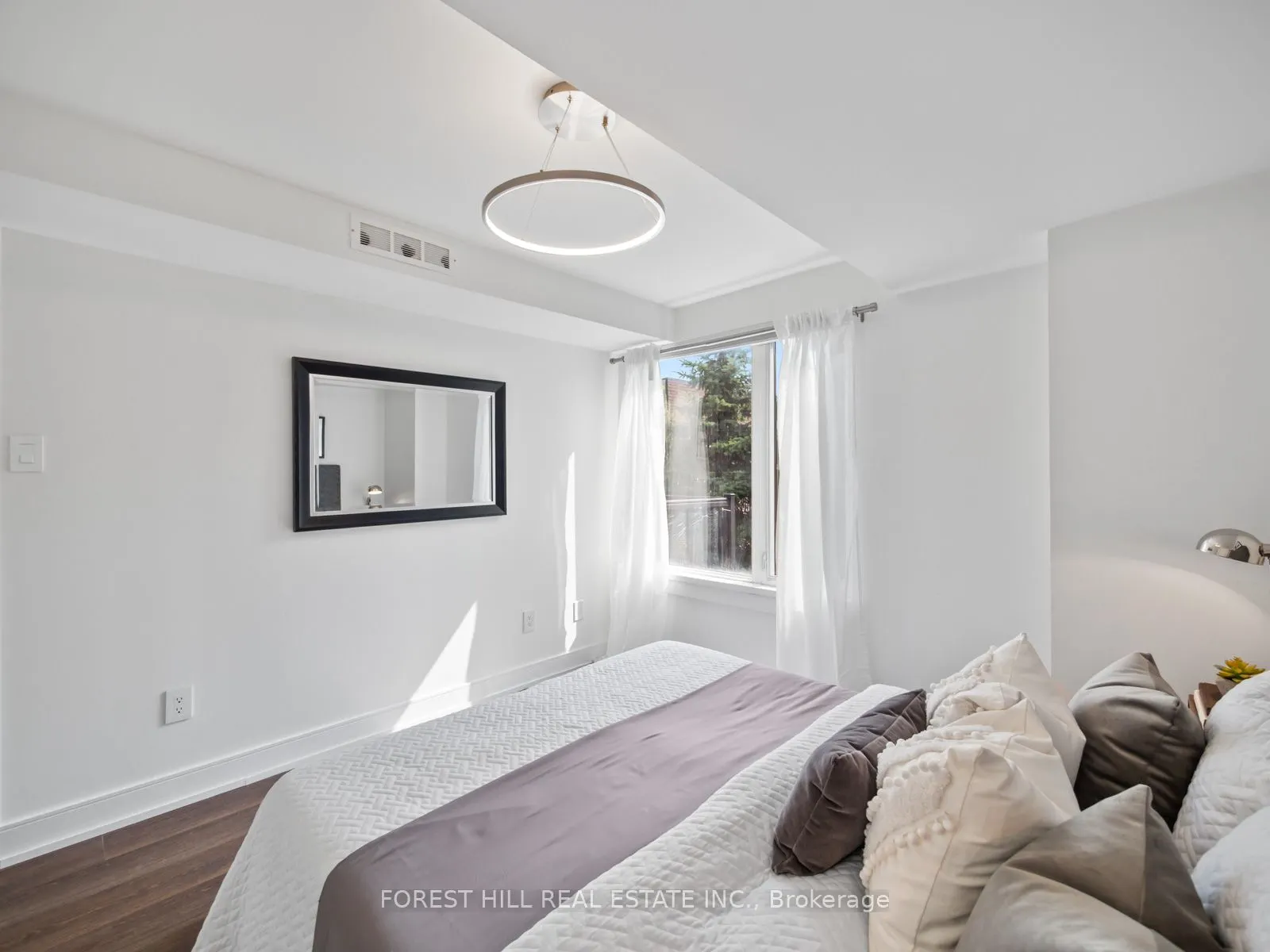65 George Appleton Way, #2069