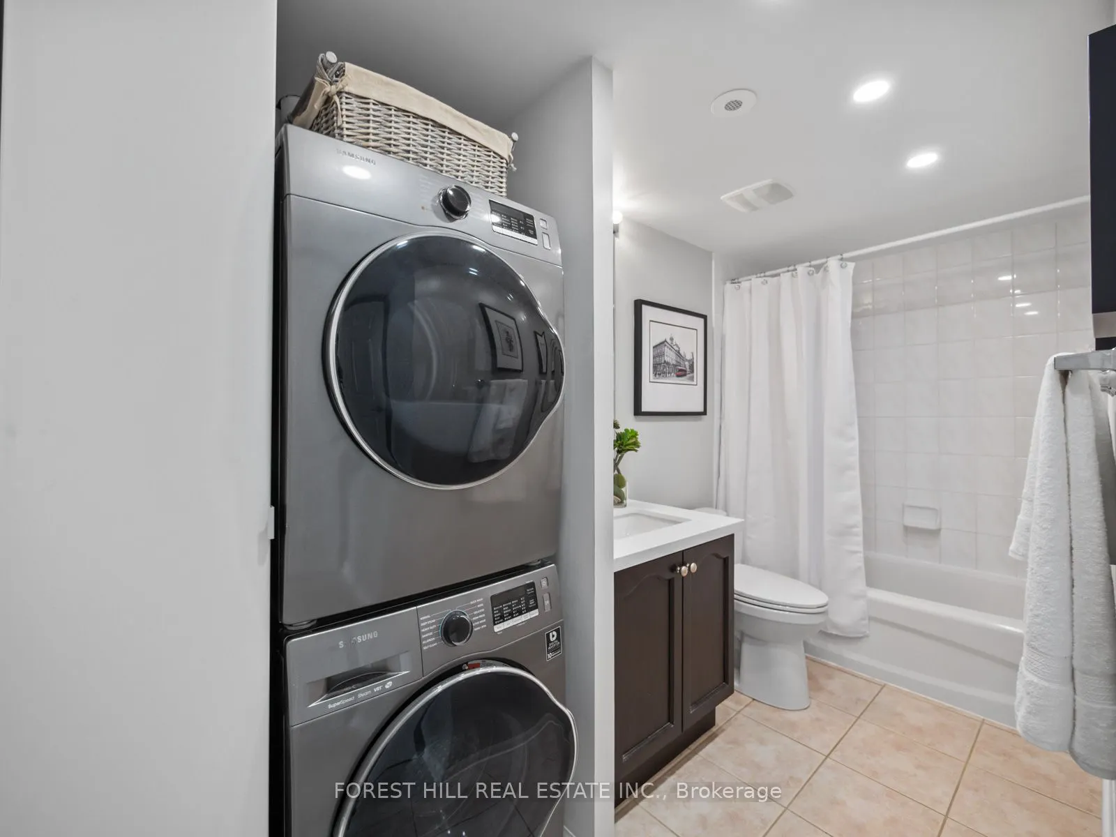 65 George Appleton Way, #2069