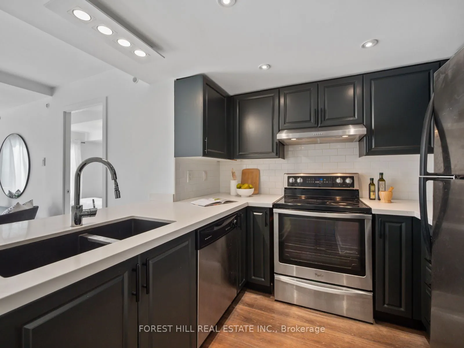 65 George Appleton Way, #2069