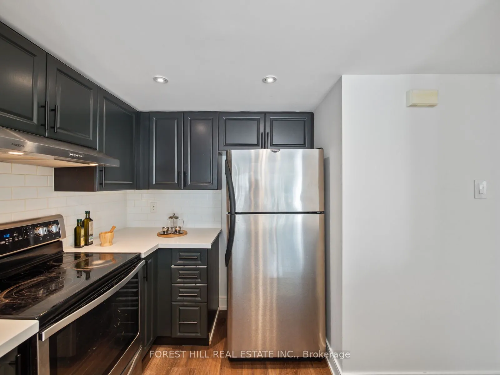 65 George Appleton Way, #2069