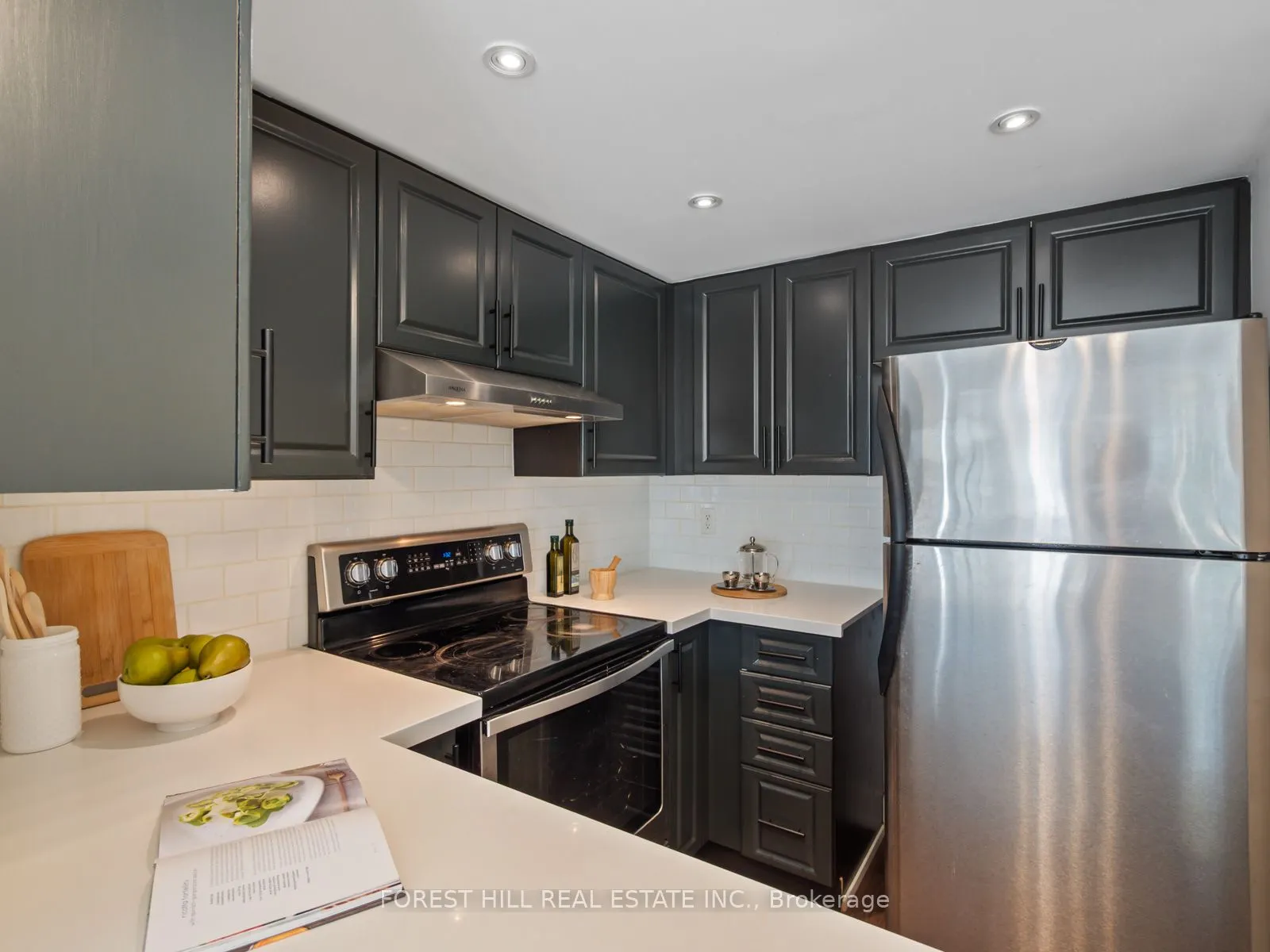 65 George Appleton Way, #2069