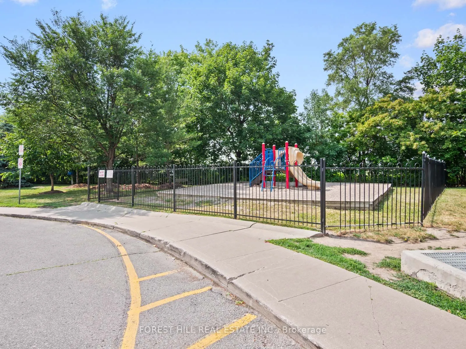 65 George Appleton Way, #2069
