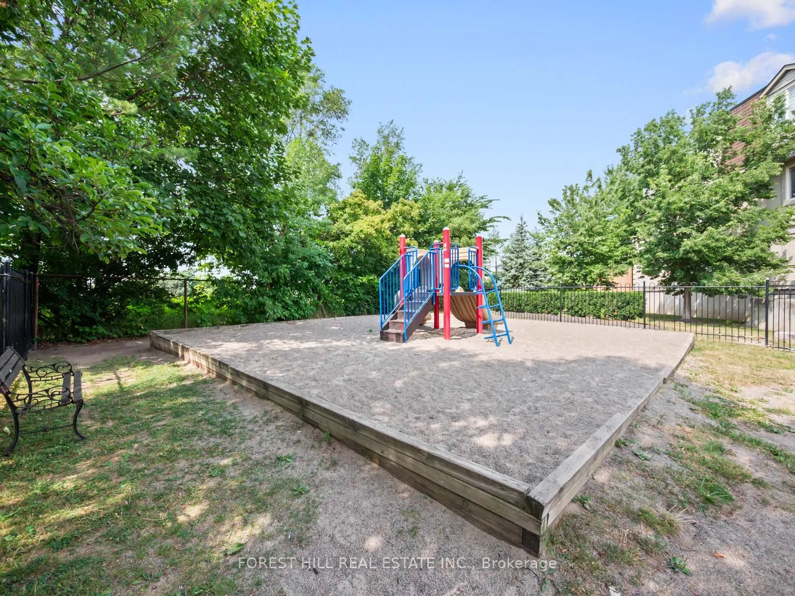 65 George Appleton Way, #2069