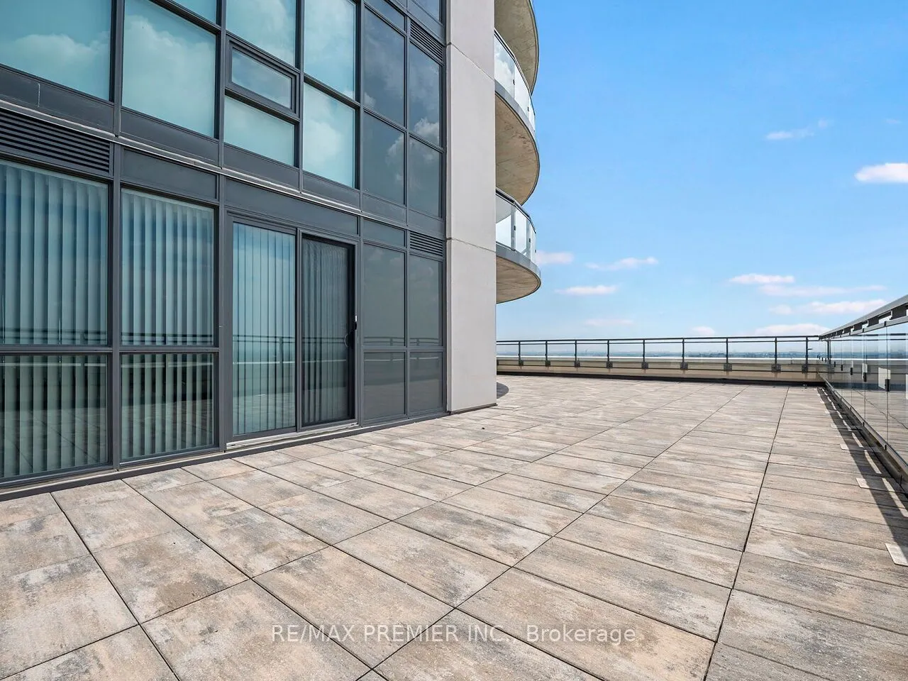 15 Lynch Street, #1805