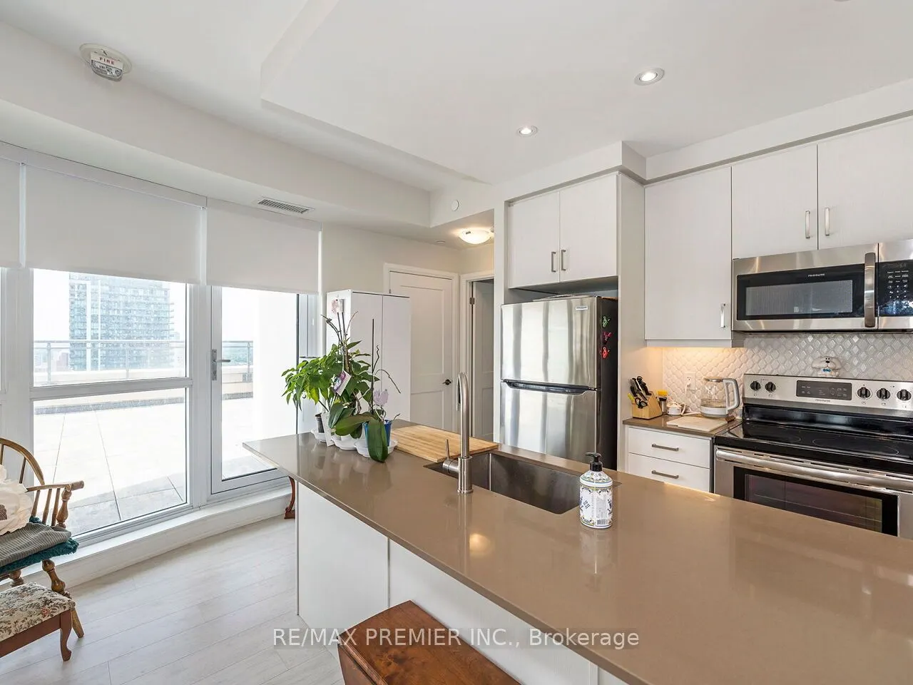 15 Lynch Street, #1805