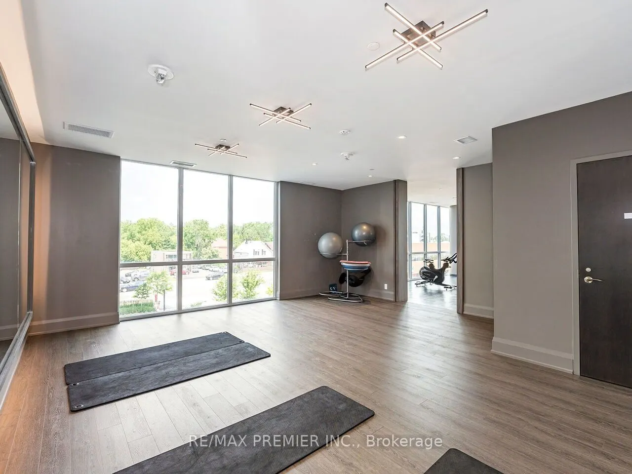 15 Lynch Street, #1805