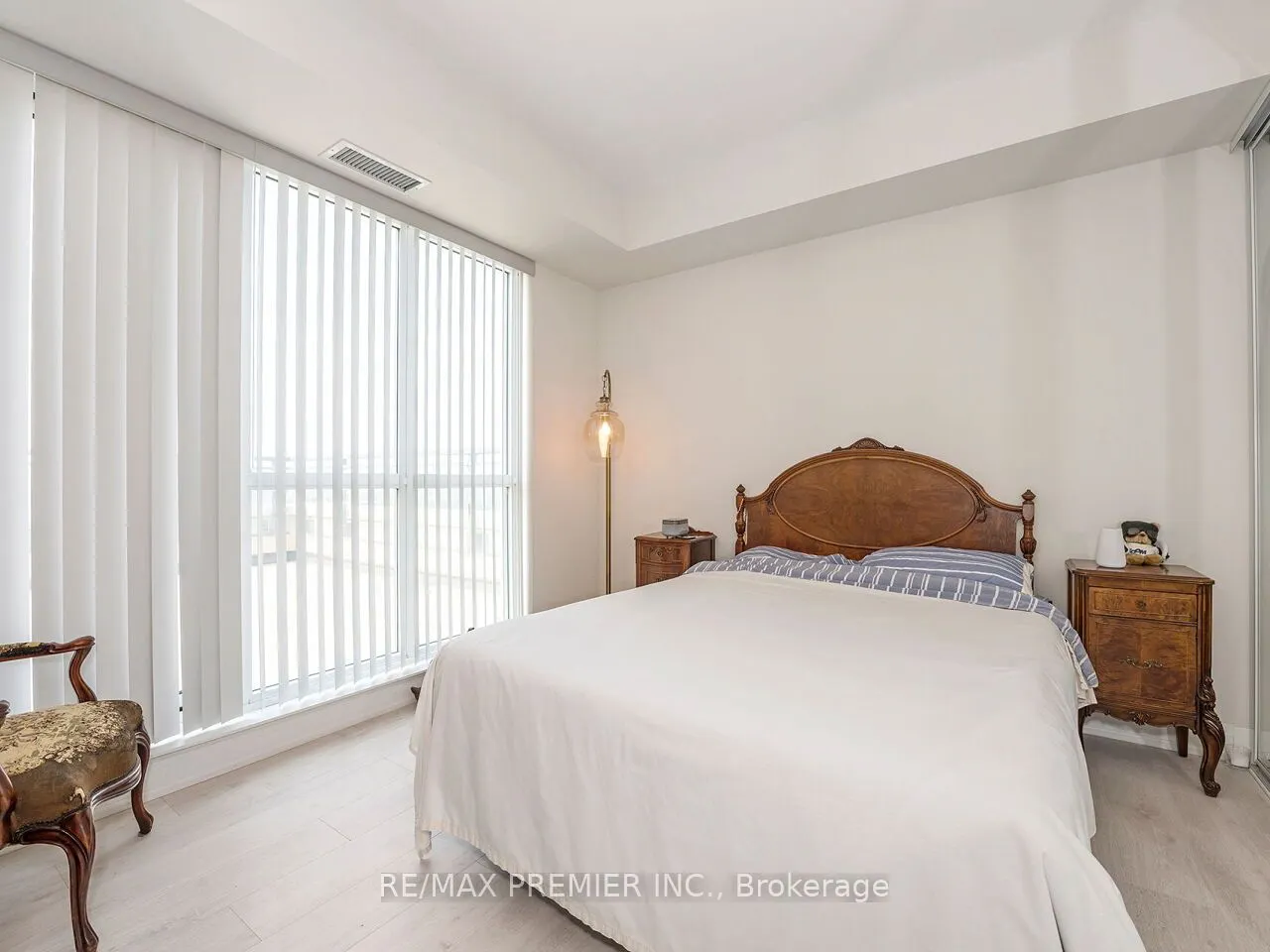 15 Lynch Street, #1805