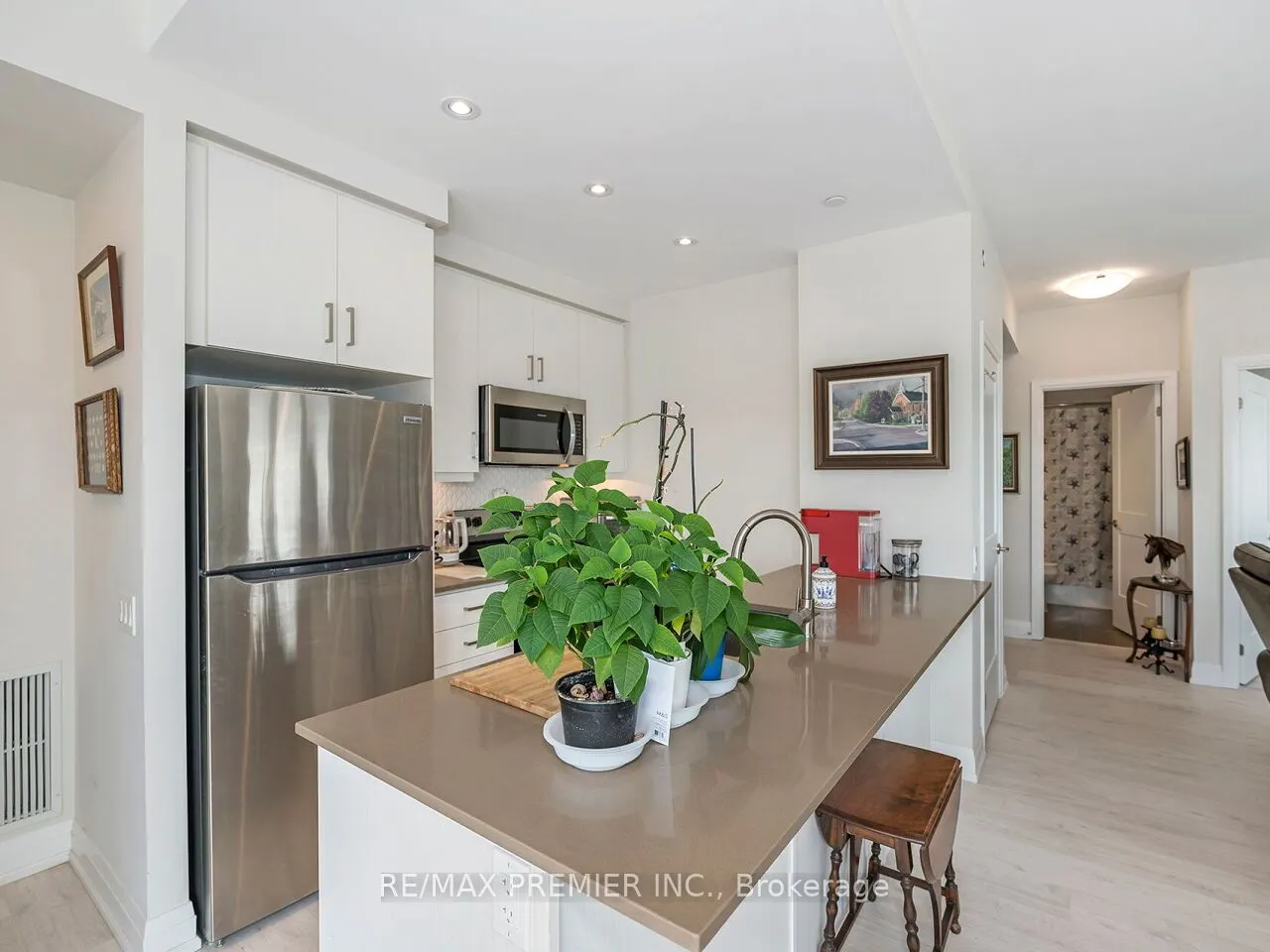 15 Lynch Street, #1805