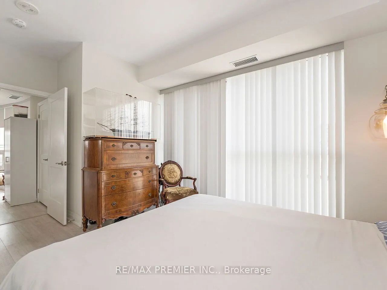 15 Lynch Street, #1805
