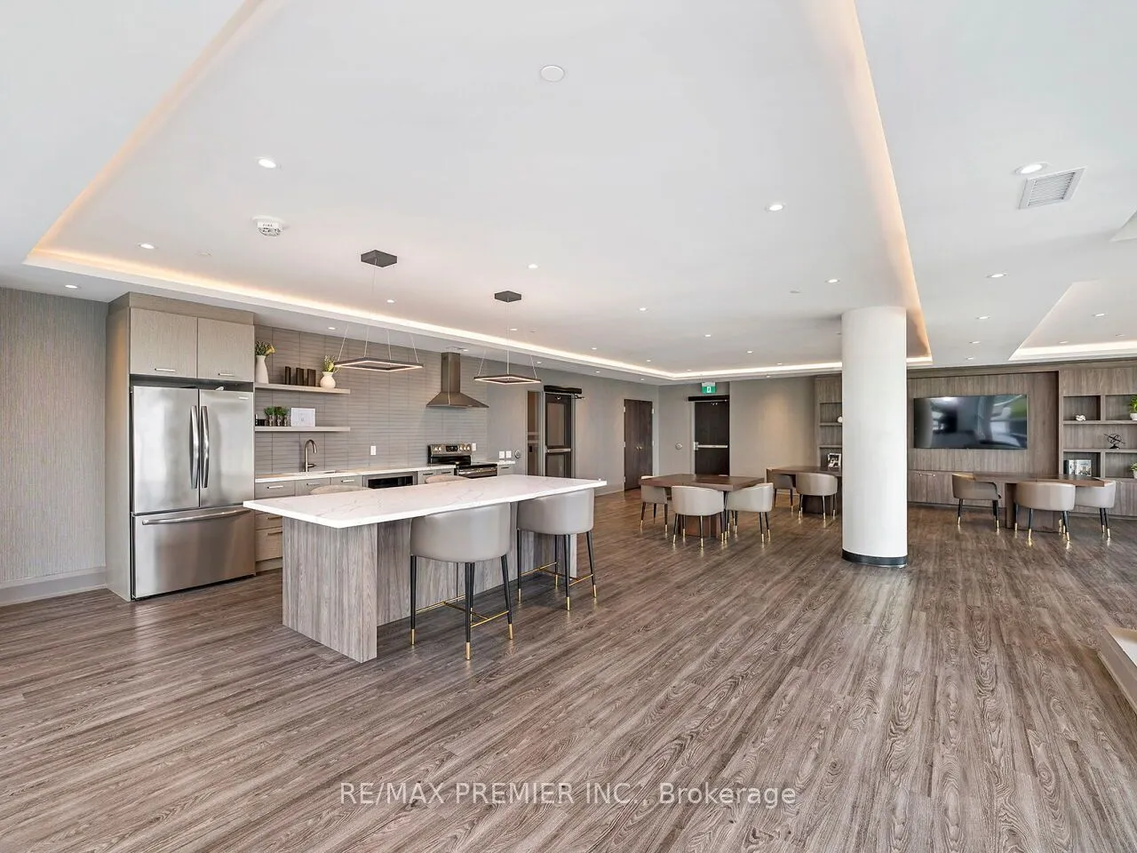 15 Lynch Street, #1805