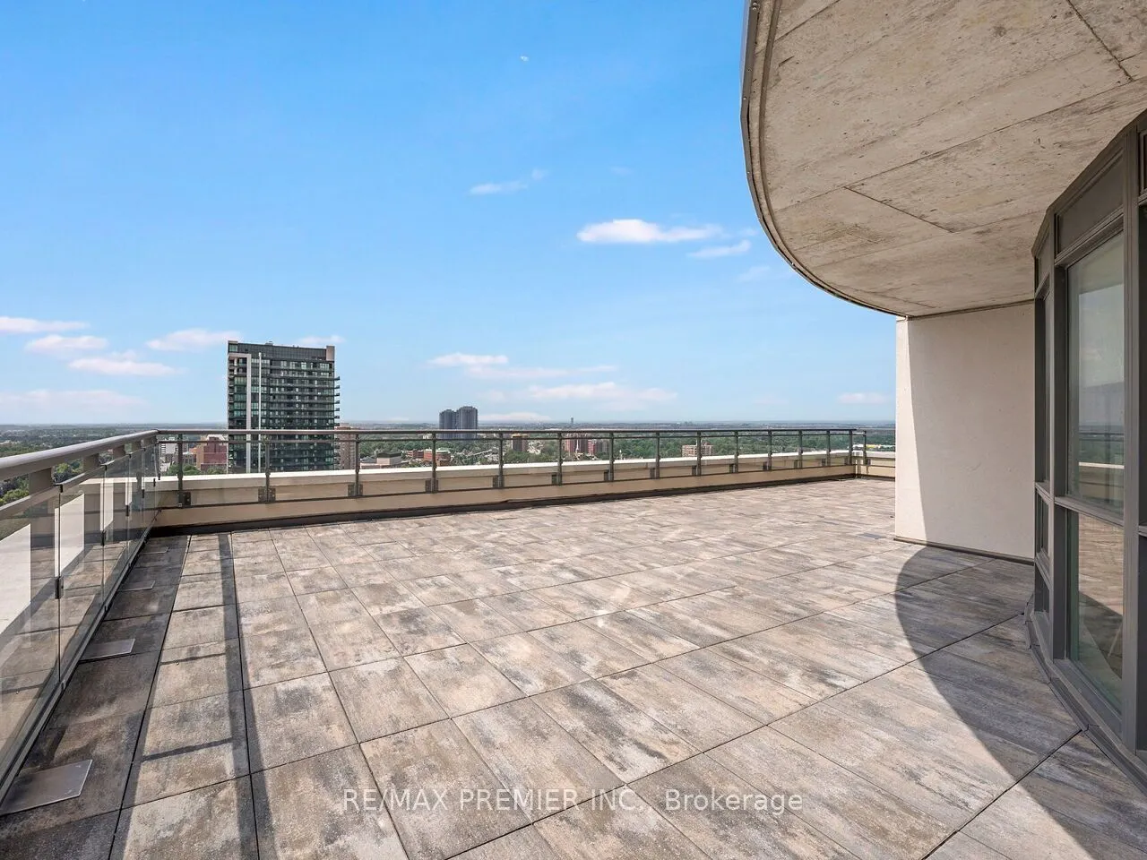 15 Lynch Street, #1805