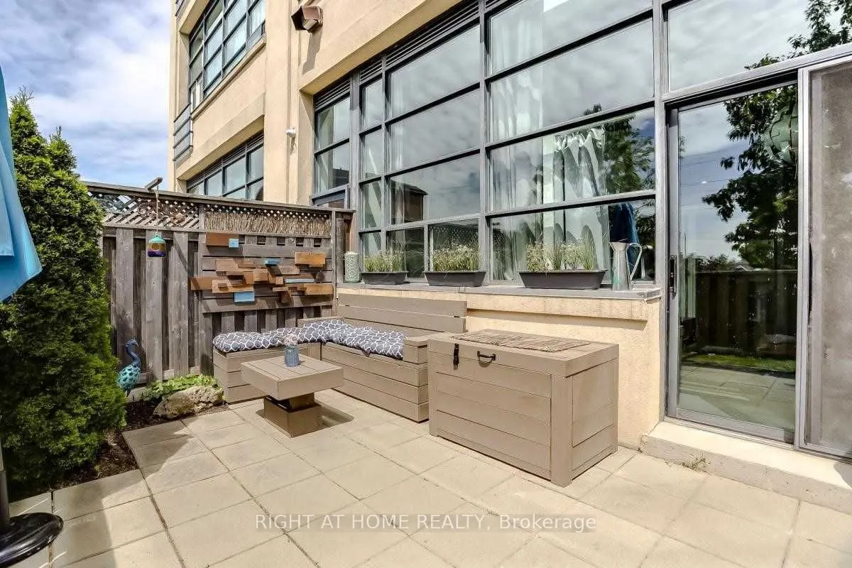 1001 Roselawn Avenue, #109