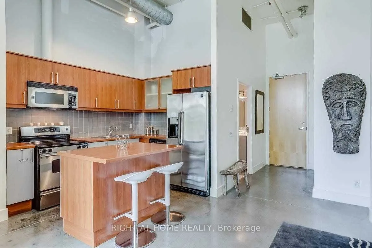 1001 Roselawn Avenue, #109