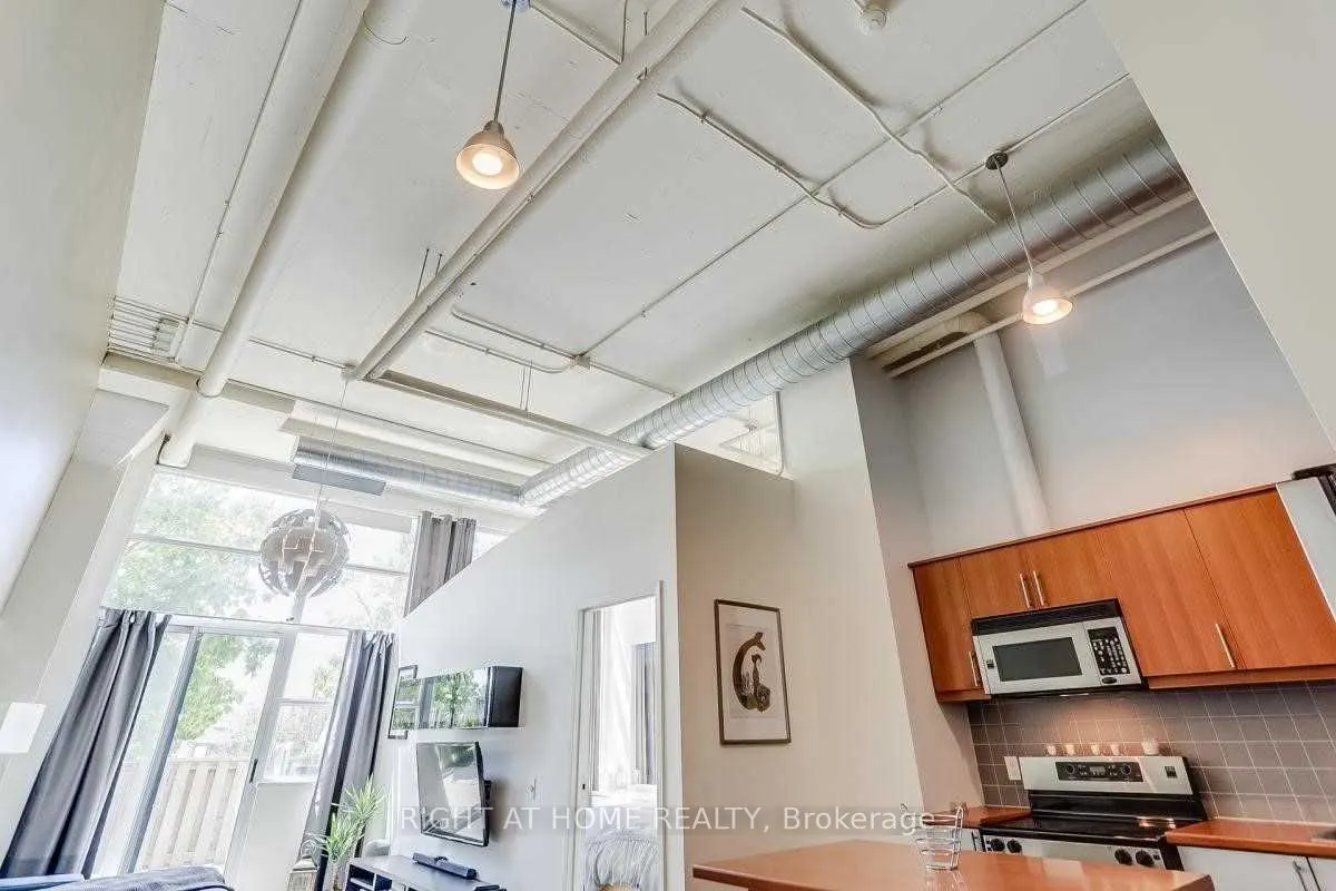 1001 Roselawn Avenue, #109