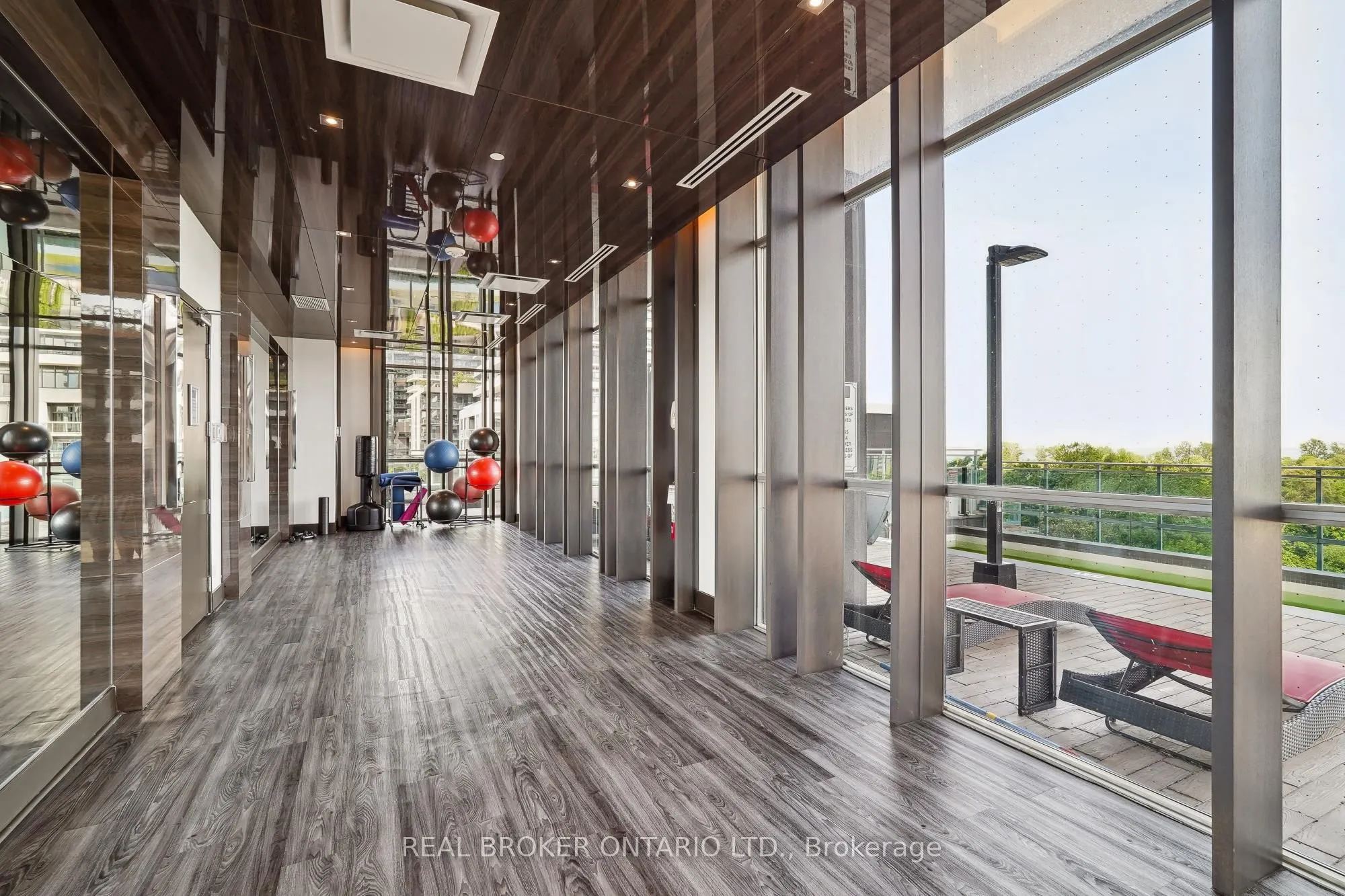 33 Shore Breeze Drive, #3704