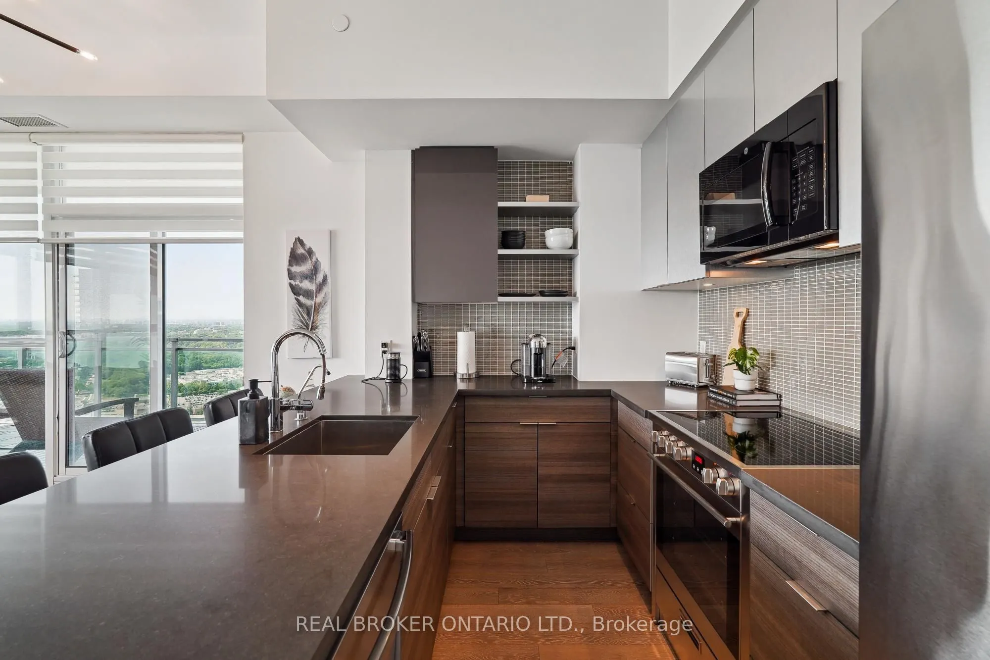 33 Shore Breeze Drive, #3704