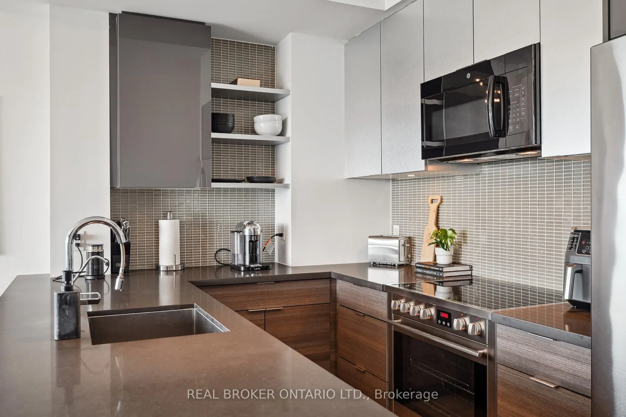 33 Shore Breeze Drive, #3704